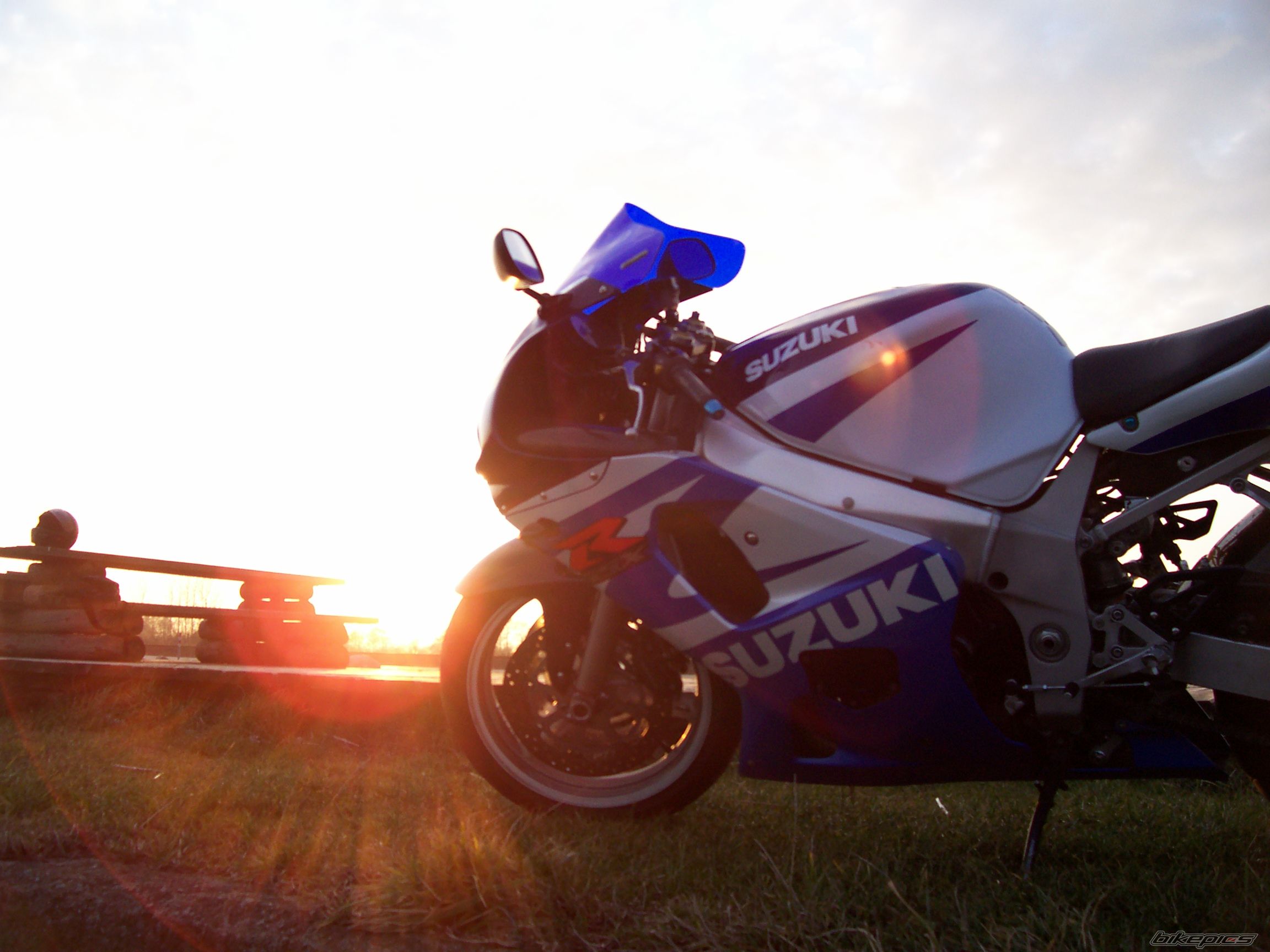 2002 SUZUKI GSX R 600 | Picture 1823774 motorcycle photo