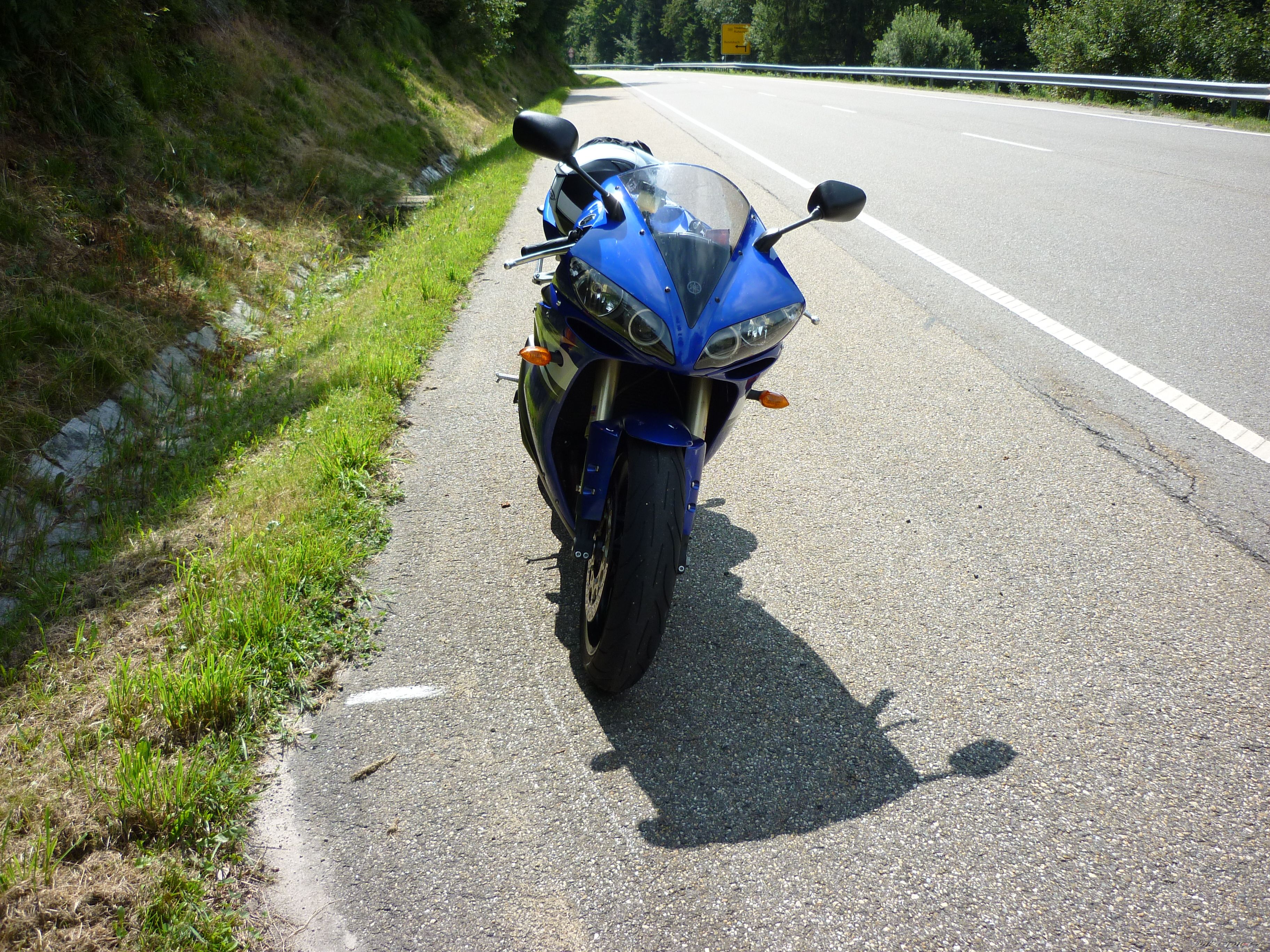 2004 YAMAHA YZF R1 | Picture 1823896 motorcycle photo