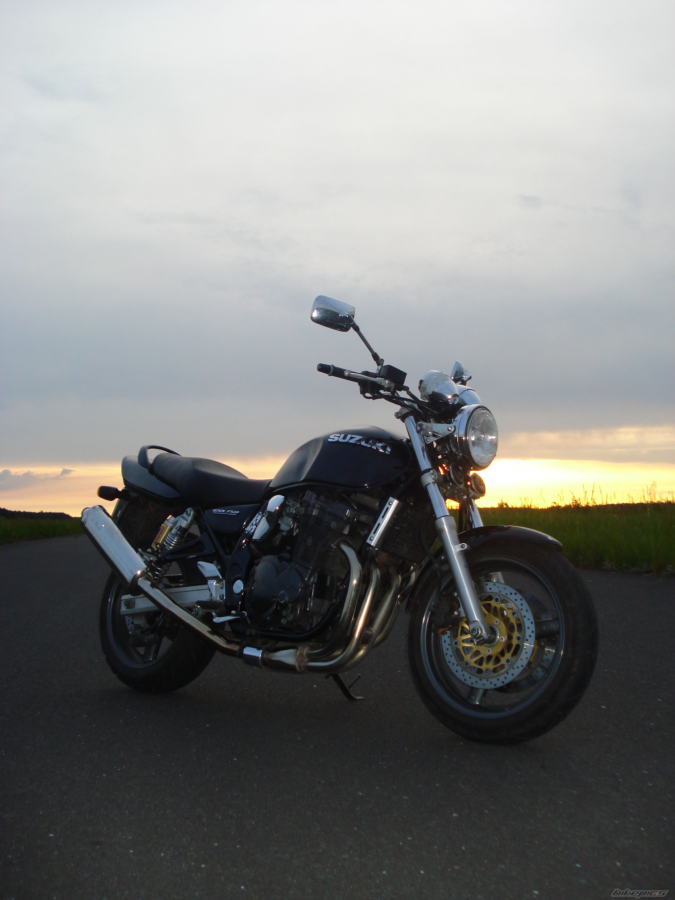 1999 SUZUKI GSX 750 | Picture 1826260 motorcycle photo