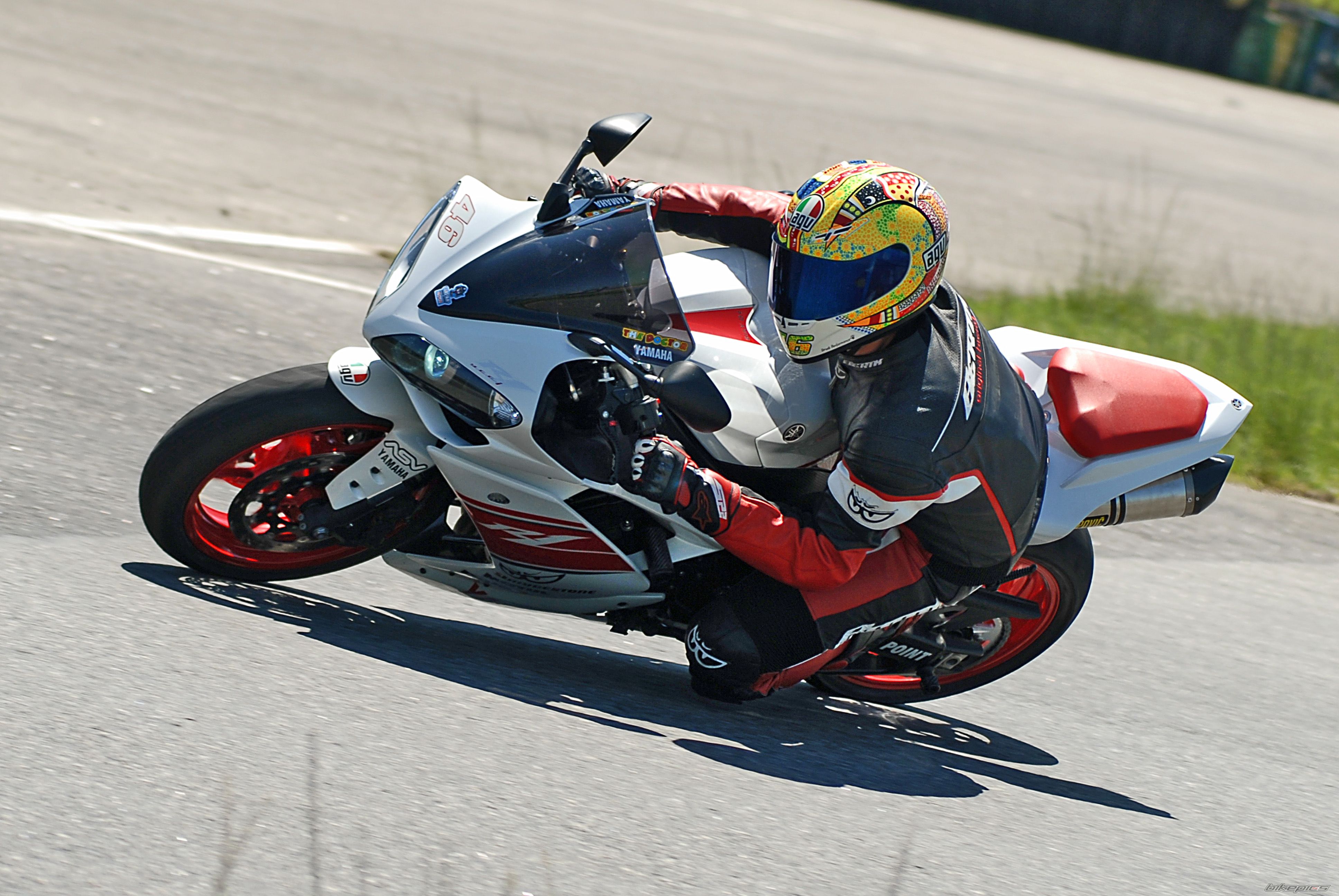 2008 YAMAHA YZF R1 | Picture 1829018 motorcycle photo