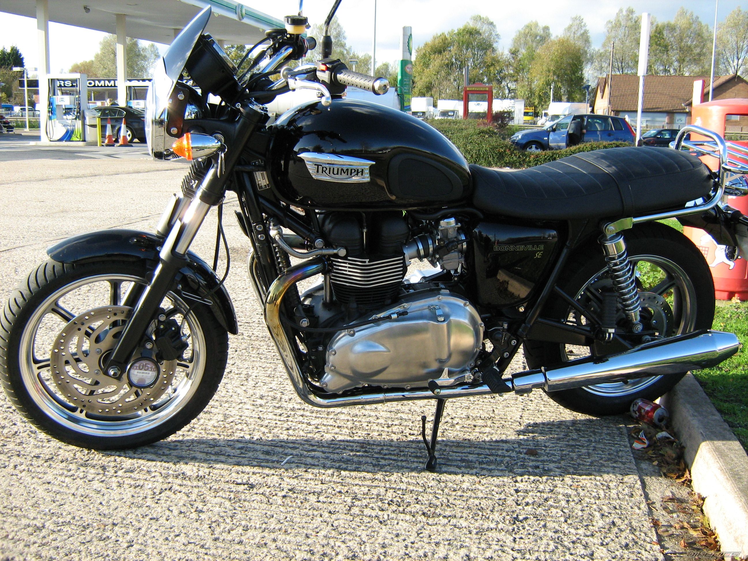 2009 TRIUMPH BONNEVILLE | Picture 1829185 motorcycle photo