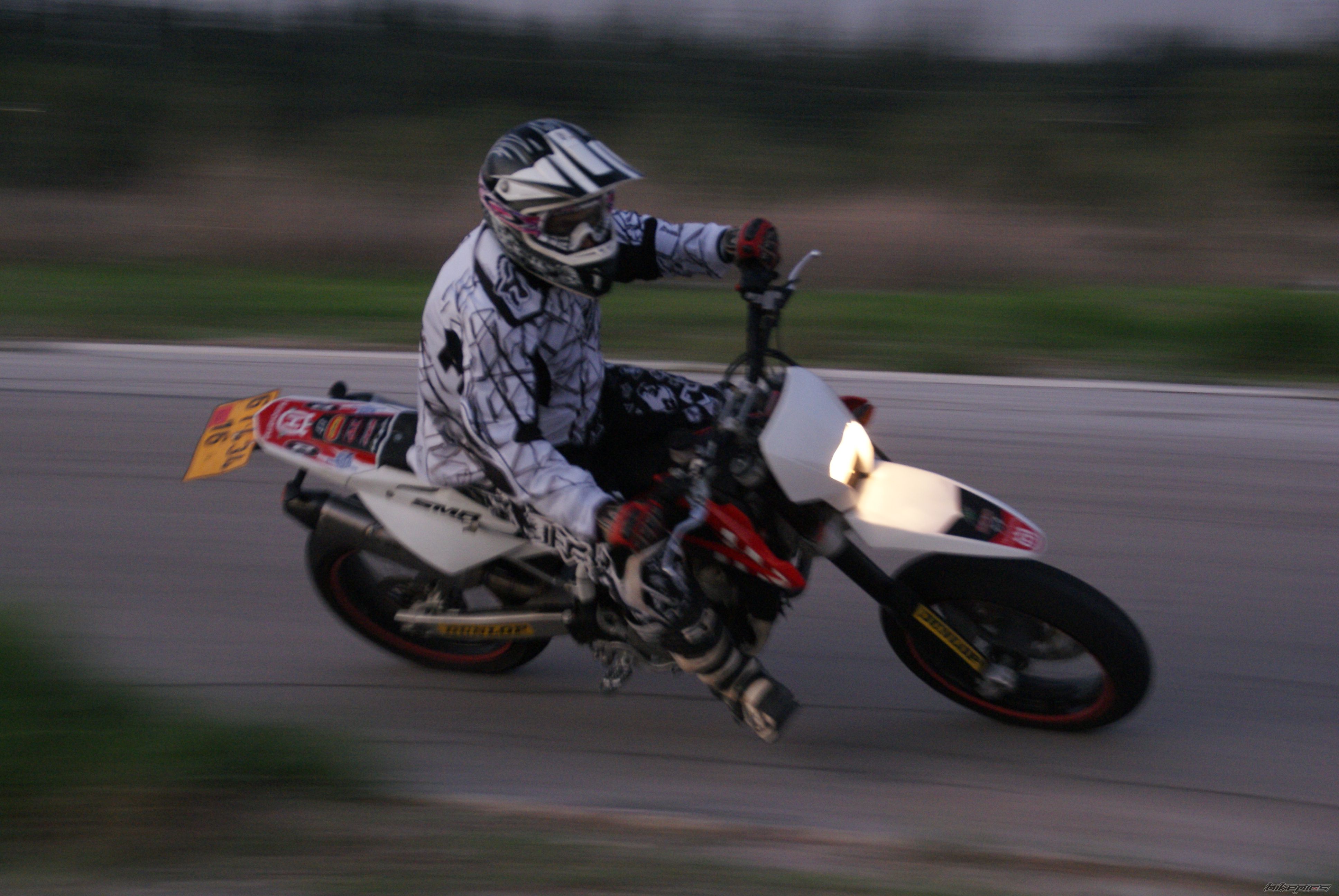 2009 HUSQVARNA SM 450 | Picture 1829282 motorcycle photo