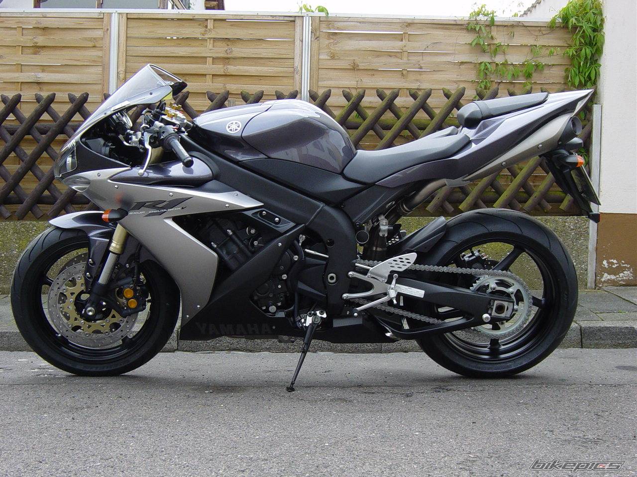 2004 YAMAHA YZF R1 | Picture 182943 motorcycle photo