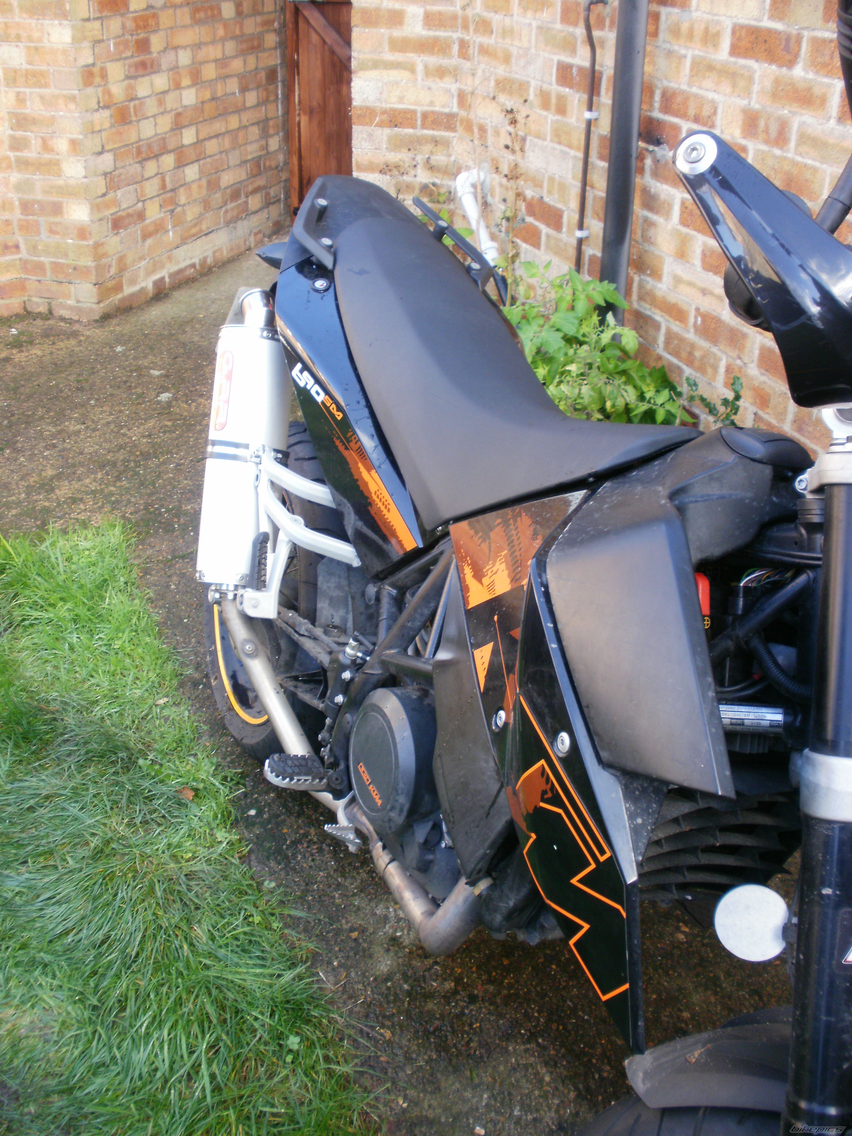 2009 KTM 690 SUPERMOTO | Picture 1830585 motorcycle photo