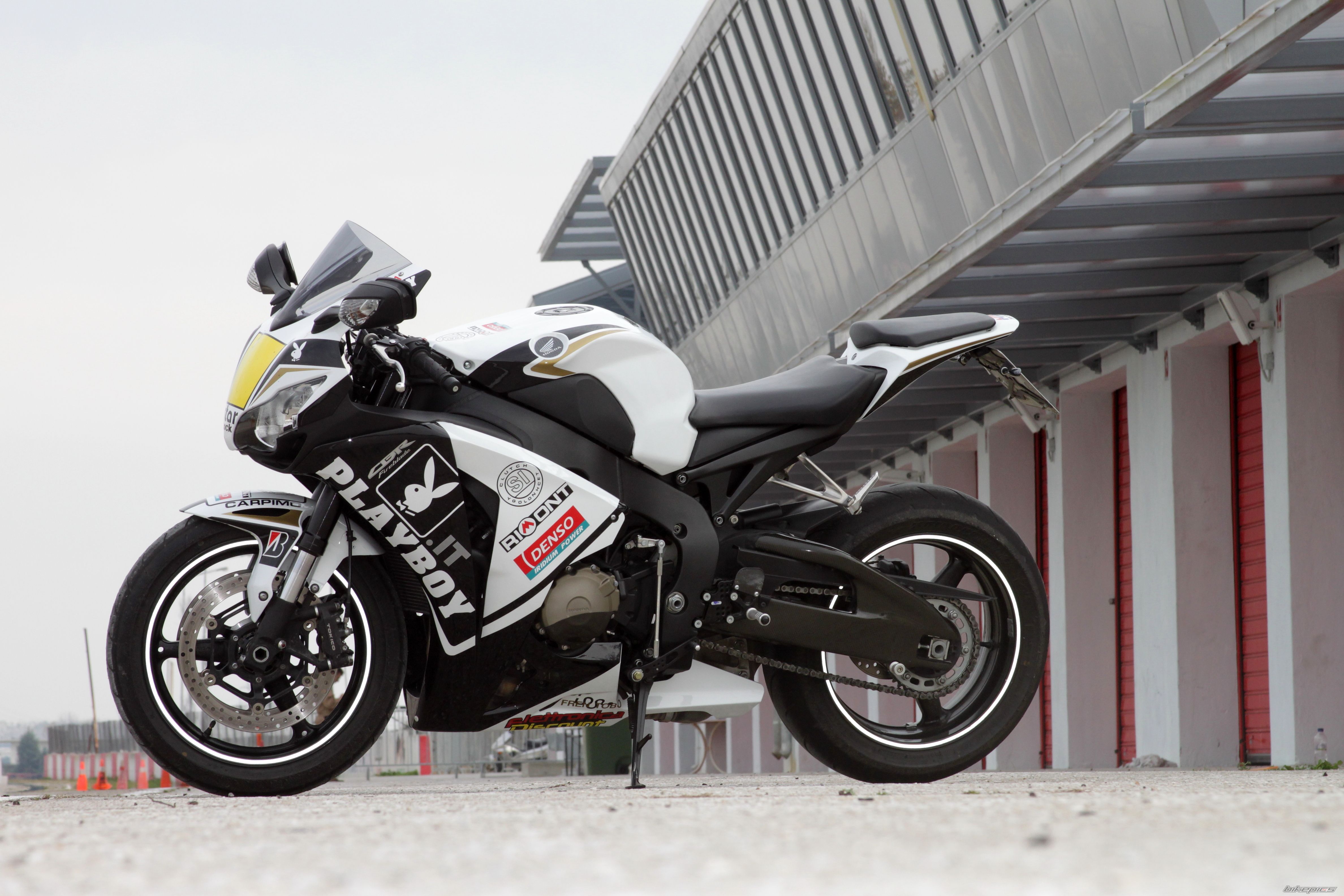2008 HONDA CBR 1000  RR | Picture 1830704 motorcycle photo