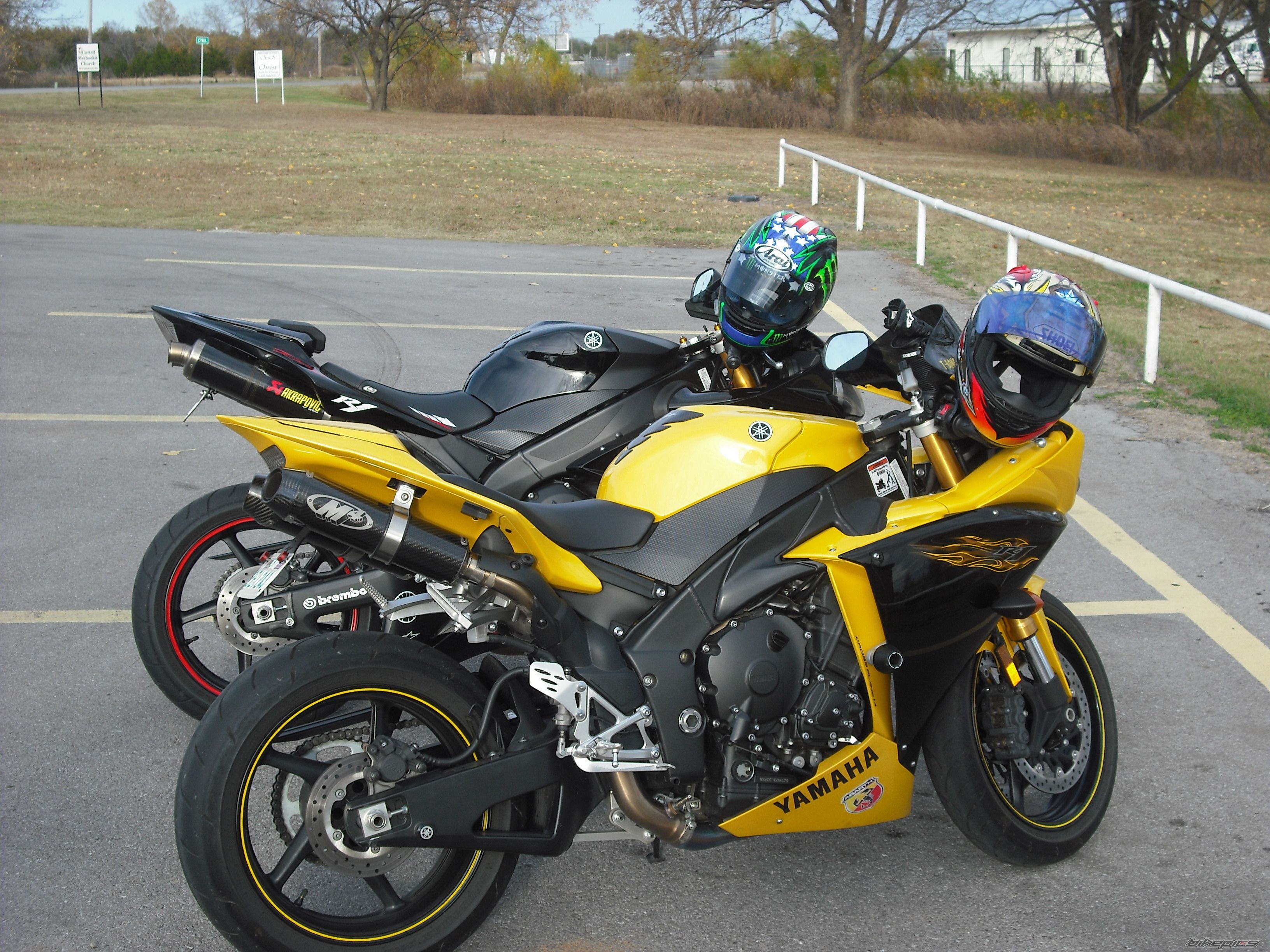 2009 YAMAHA YZF R1 | Picture 1831937 motorcycle photo