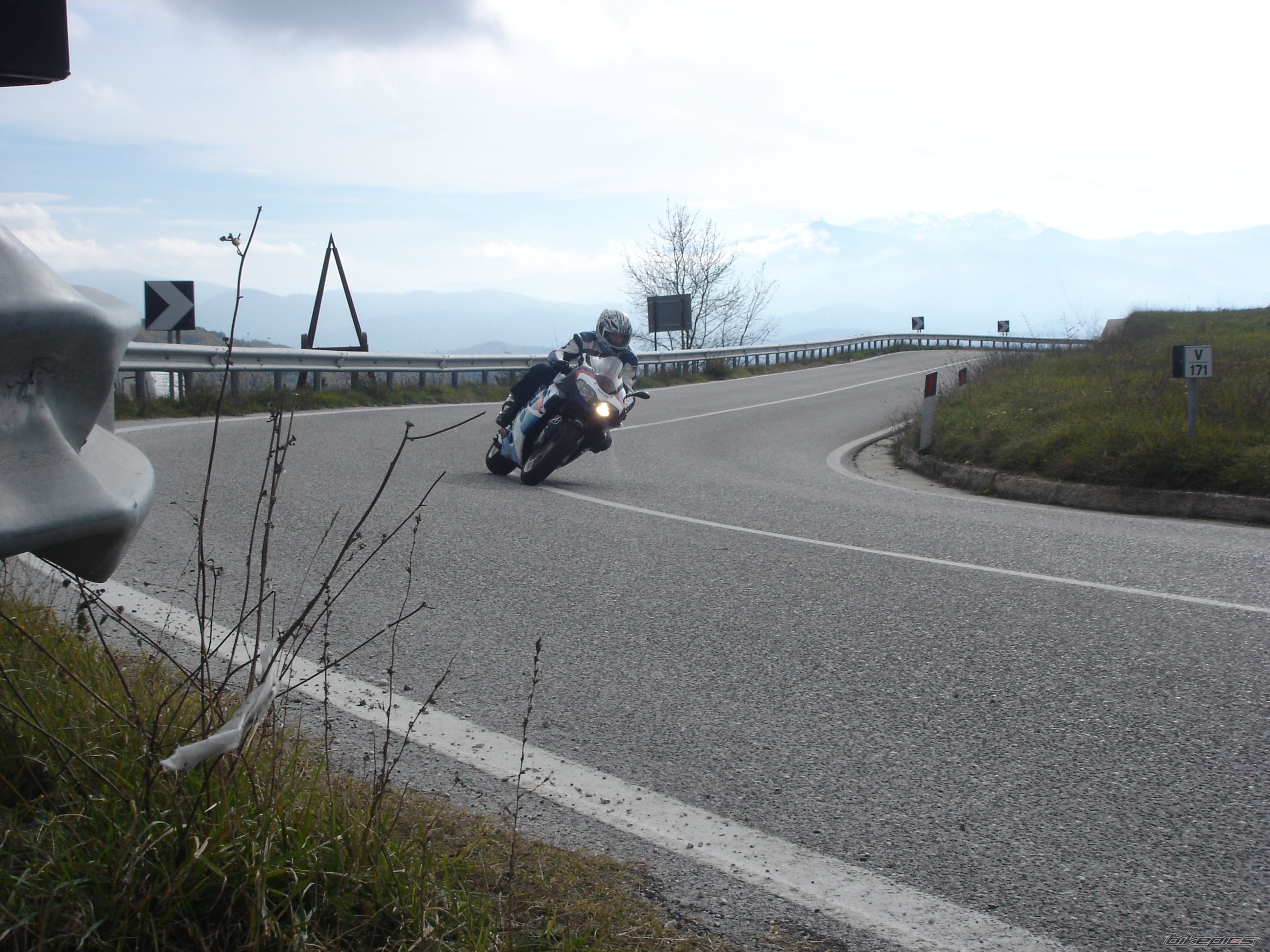 2000 SUZUKI TL1000R | Picture 1831979 motorcycle photo