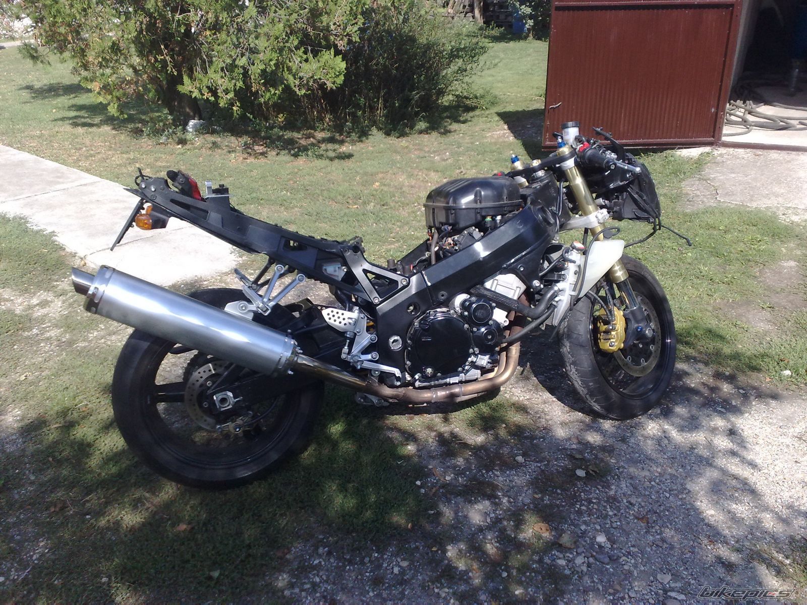 2004 SUZUKI GSX R 600 | Picture 1832210 motorcycle photo