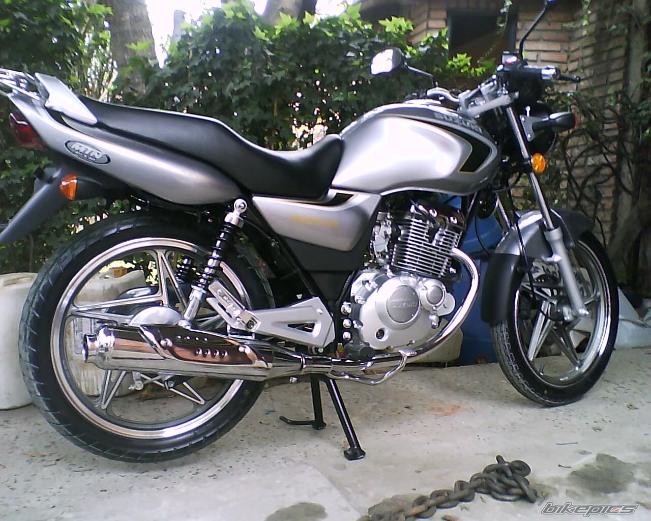 2009 SUZUKI EN 125 | Picture 1837825 motorcycle photo