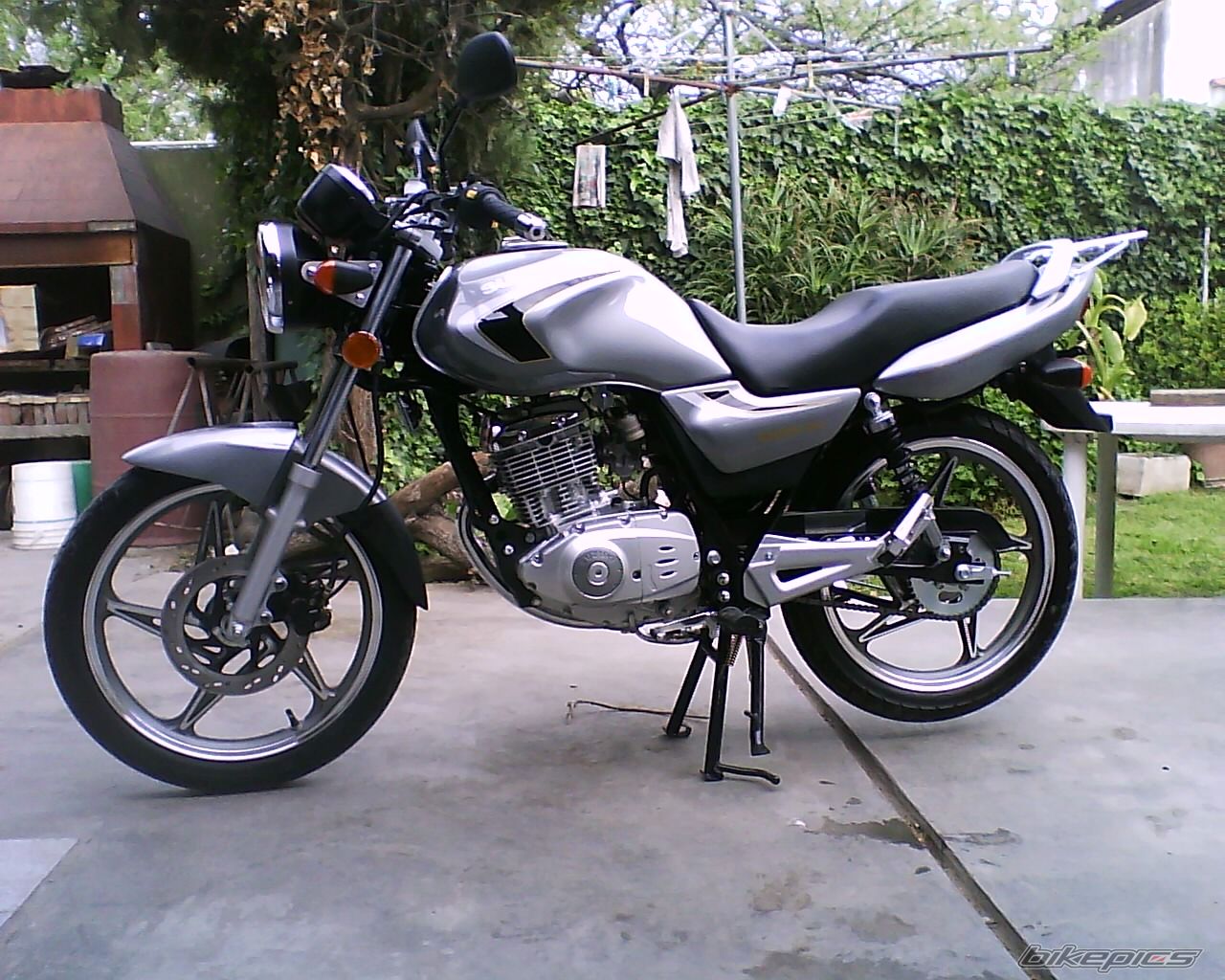 2009 SUZUKI EN 125 | Picture 1837827 motorcycle photo