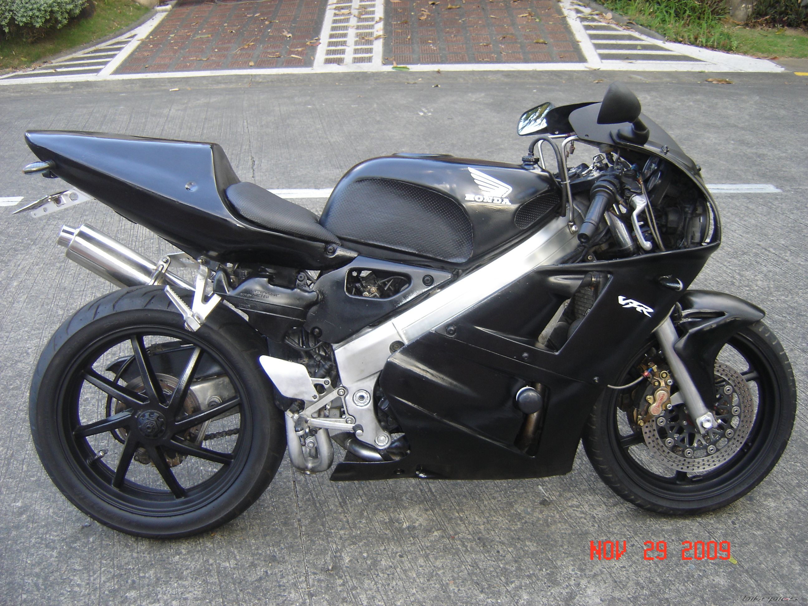 1992 HONDA VFR 400 | Picture 1841465 motorcycle photo