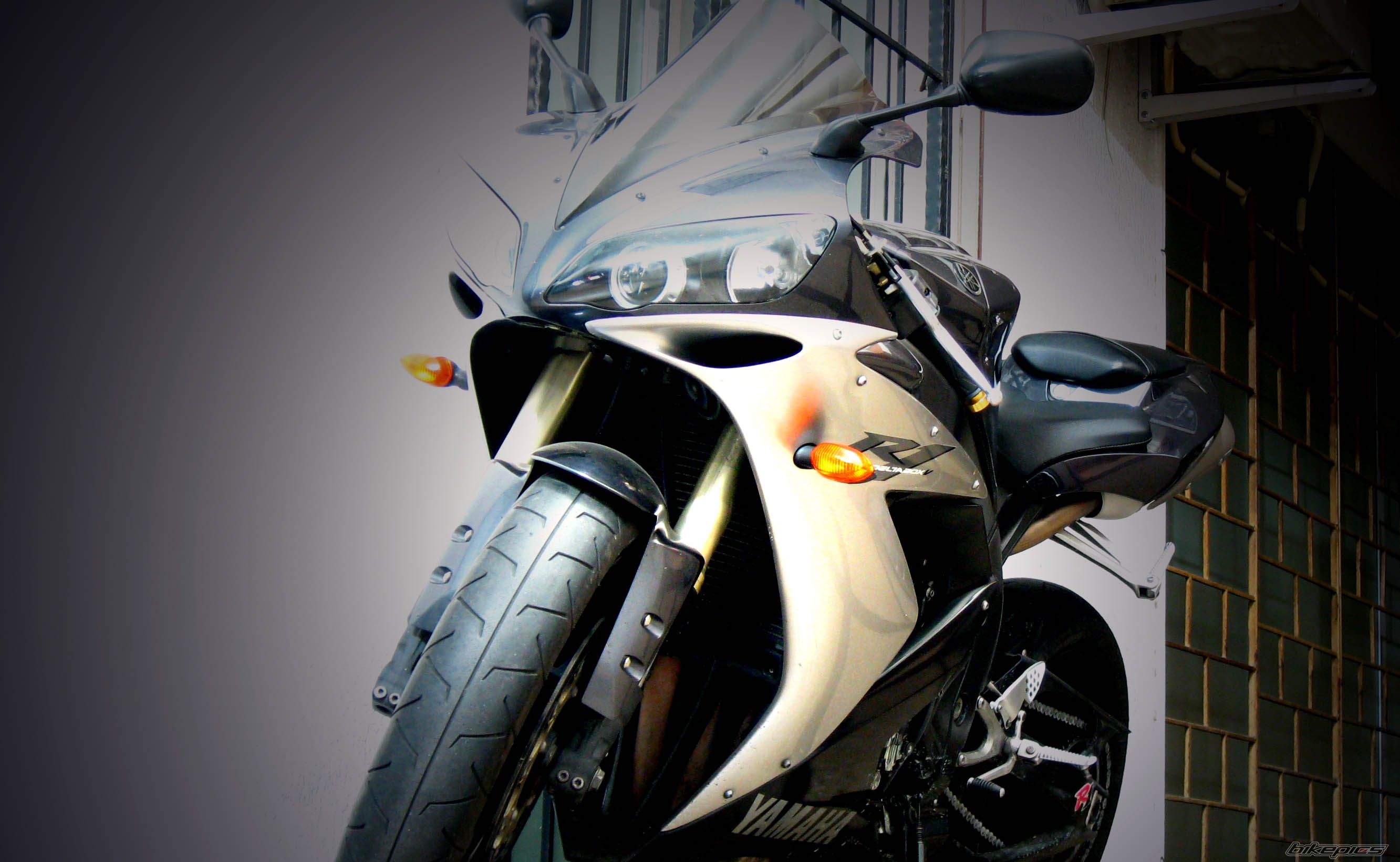 2004 YAMAHA YZF R1 | Picture 1844163 motorcycle photo