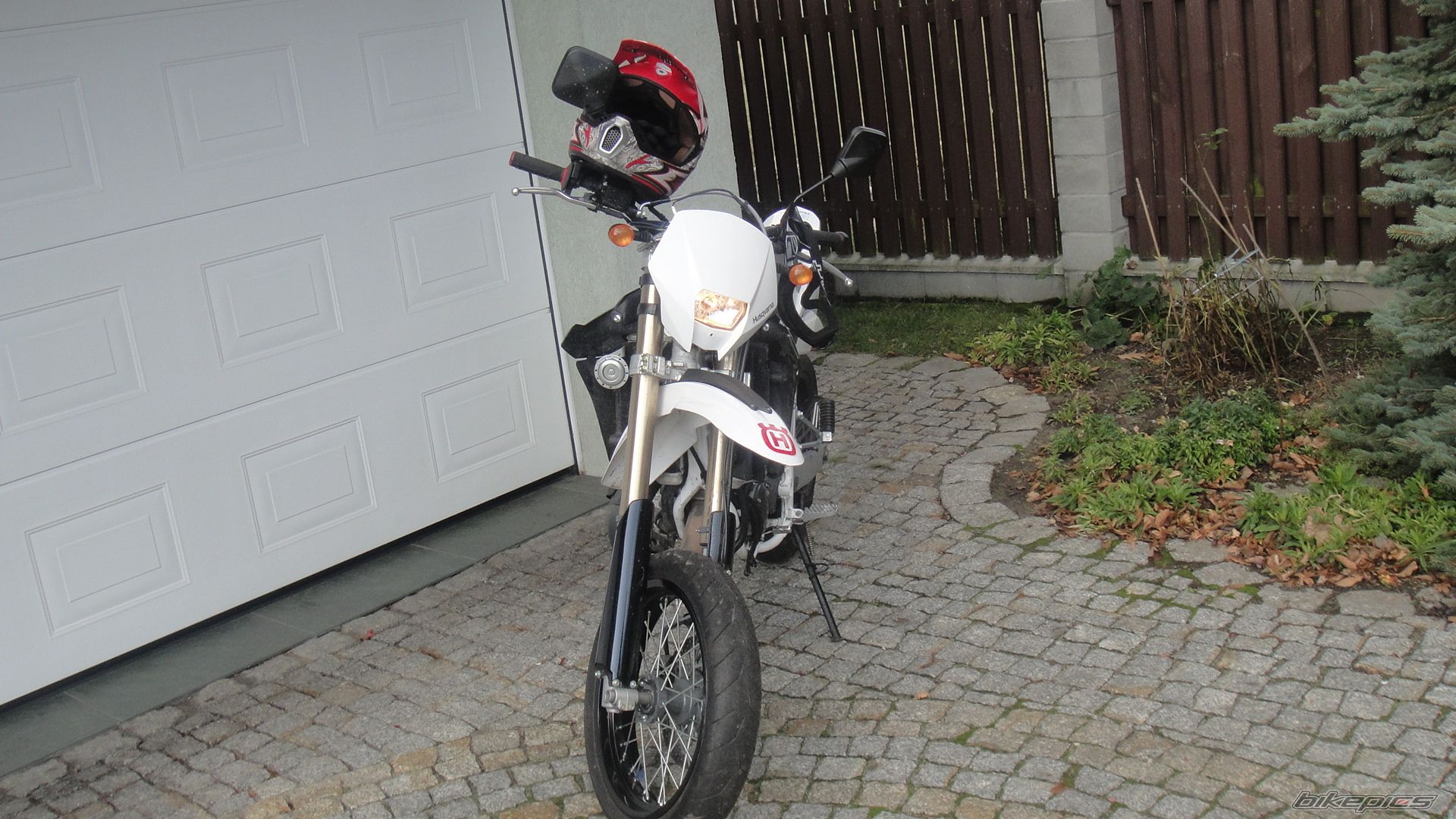 2009 HUSQVARNA SM 125 S | Picture 1844342 motorcycle photo