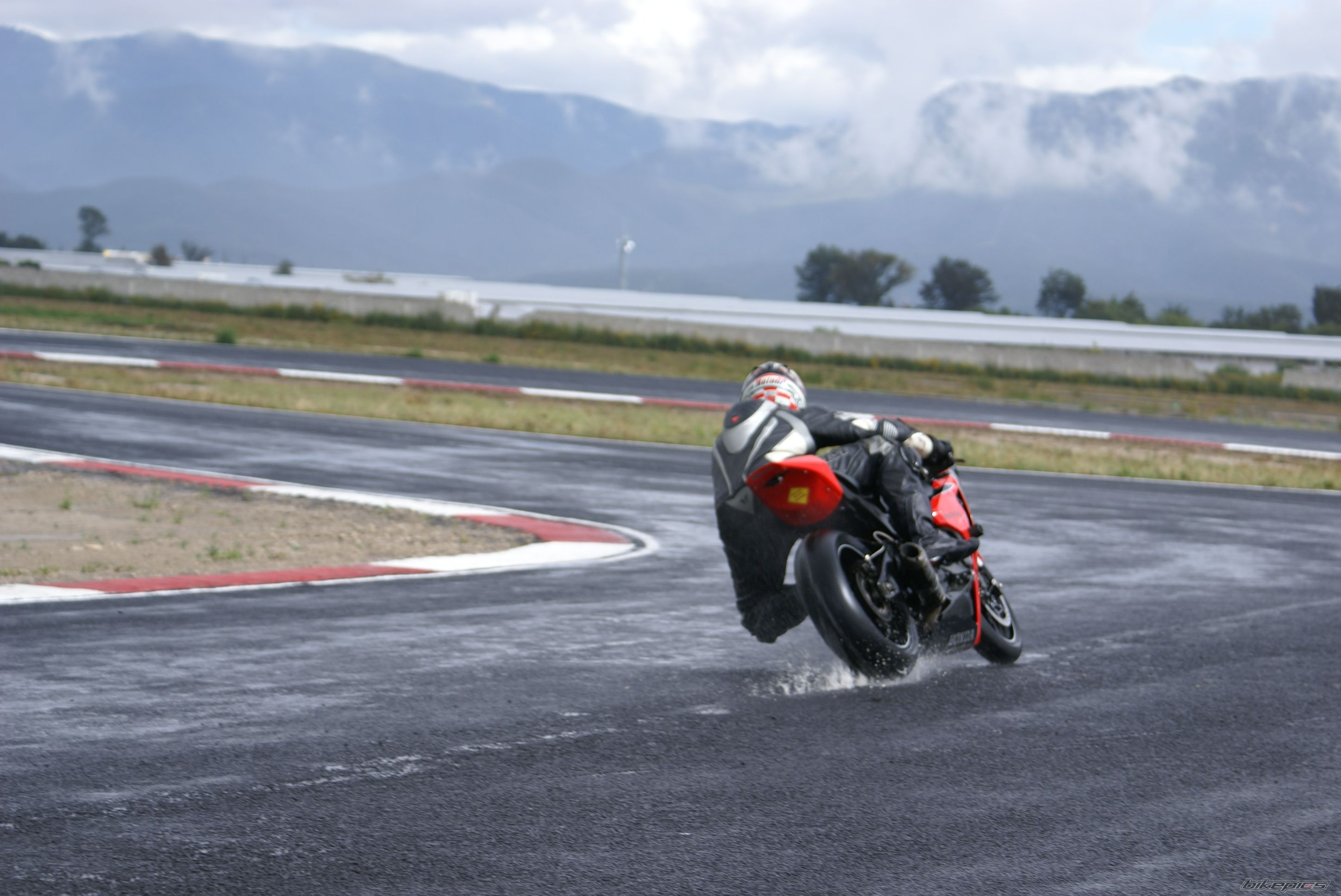 2010 HONDA CBR 1000  RR | Picture 1850359 motorcycle photo
