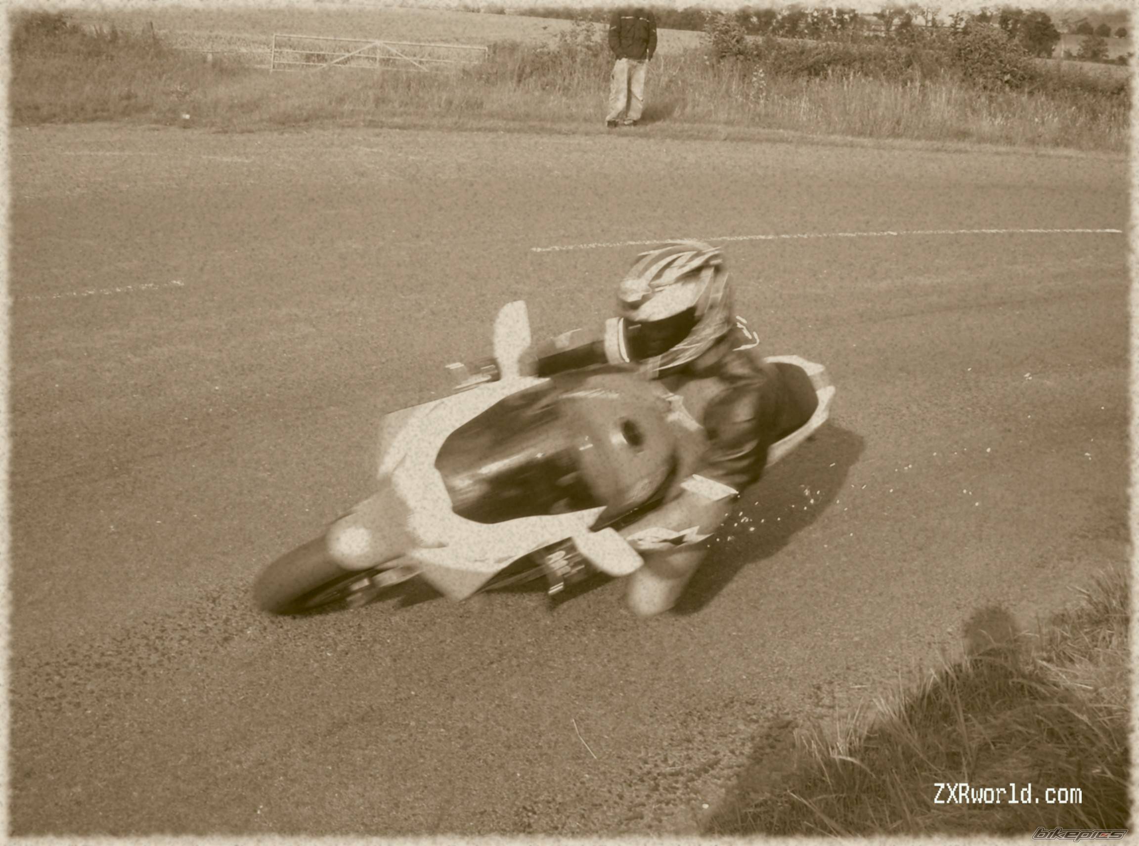 1992 KAWASAKI ZXR 400 | Picture 185207 motorcycle photo