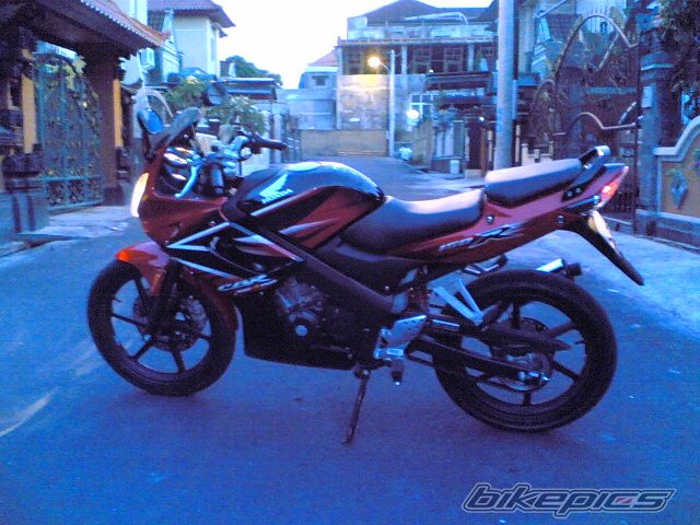 2009 HONDA CBR 150 | Picture 1853157 motorcycle photo