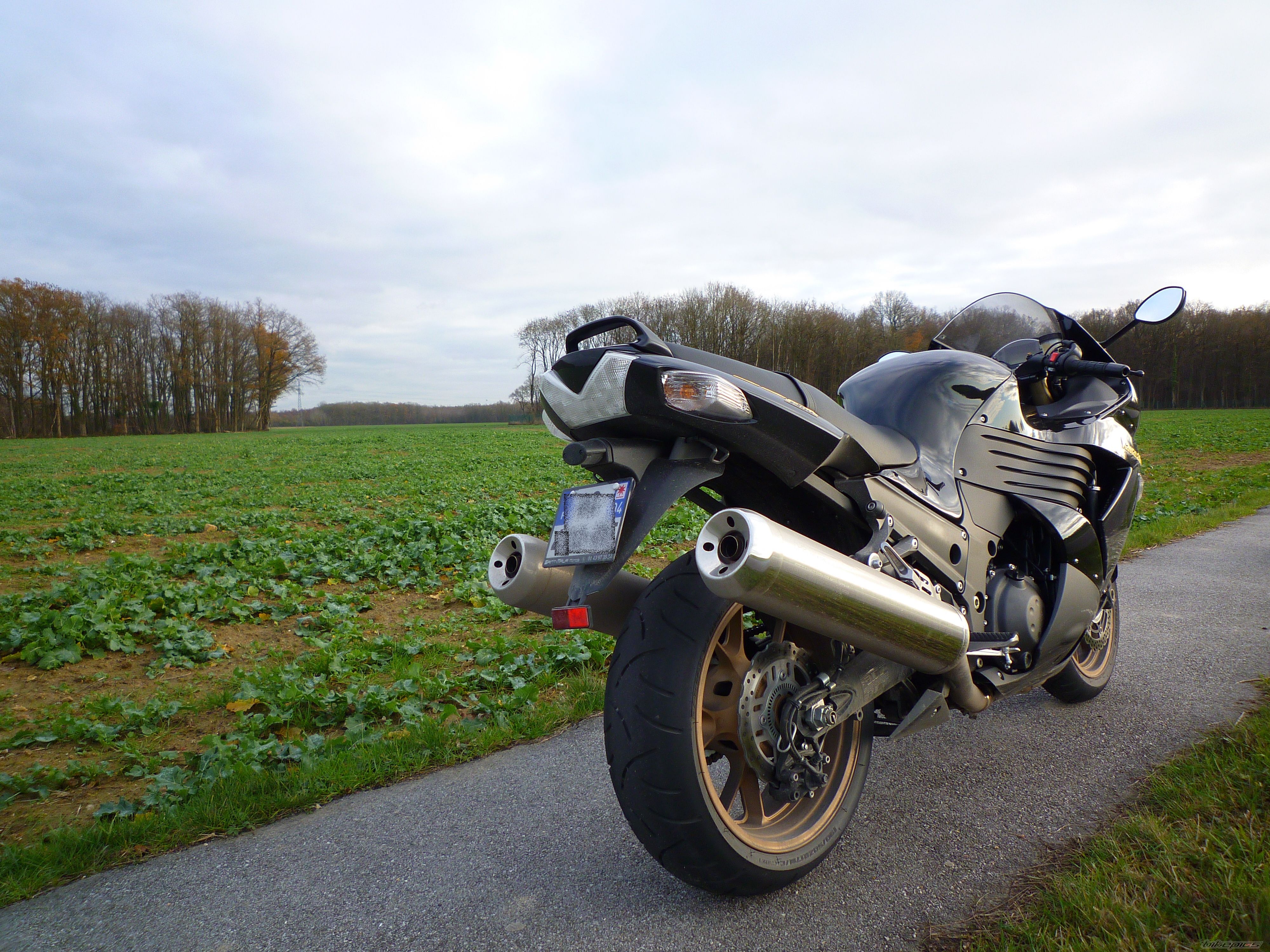 2010 KAWASAKI ZZR 1400 | Picture 1855895 motorcycle photo