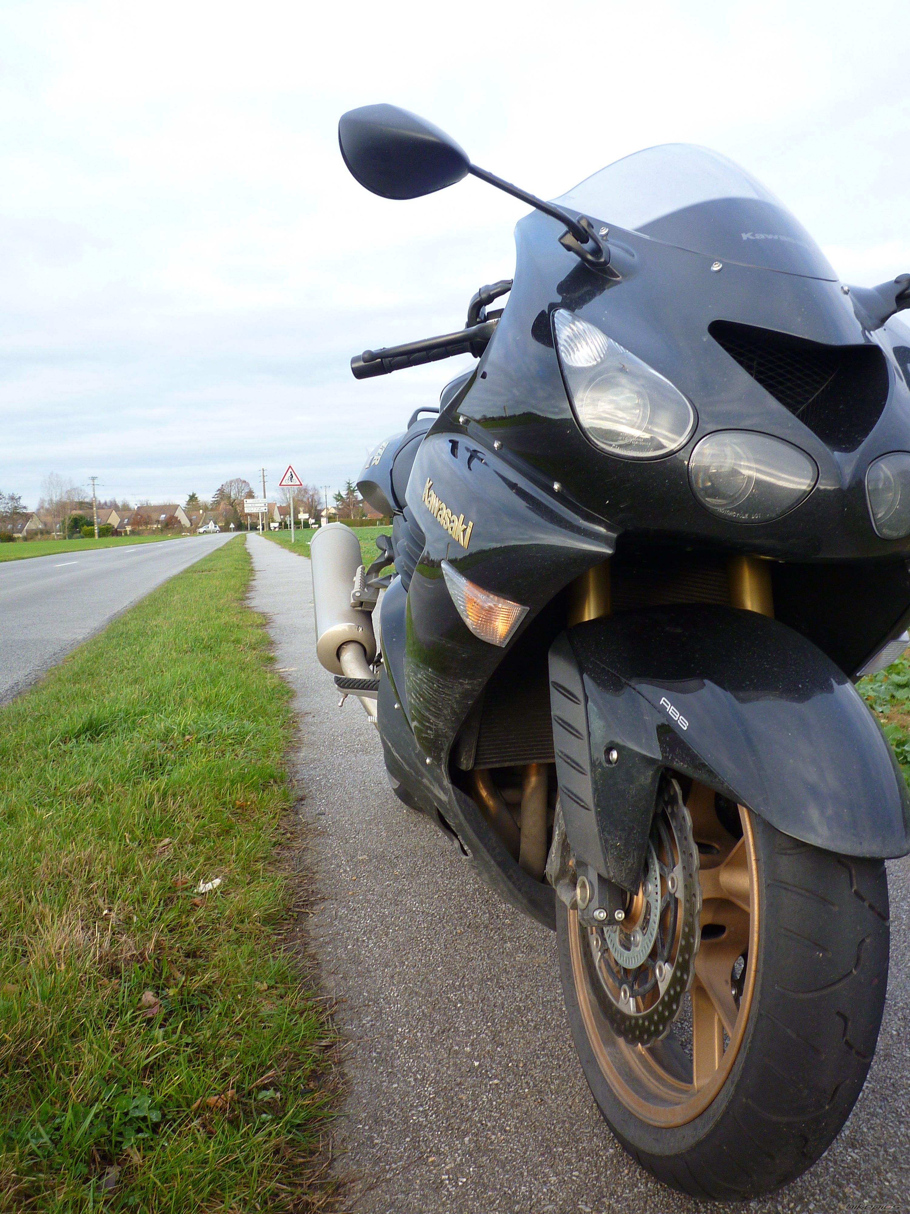 2010 KAWASAKI ZZR 1400 | Picture 1855902 motorcycle photo