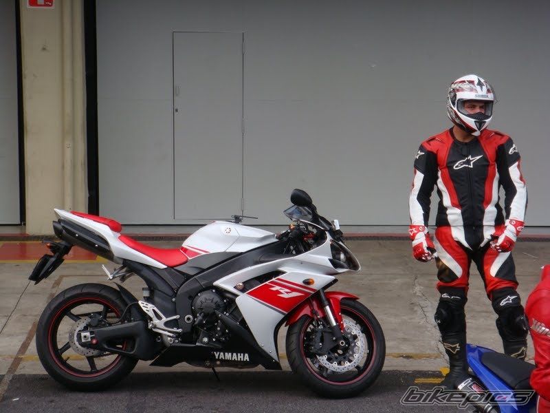 2008 YAMAHA YZF R1 | Picture 1858850 motorcycle photo