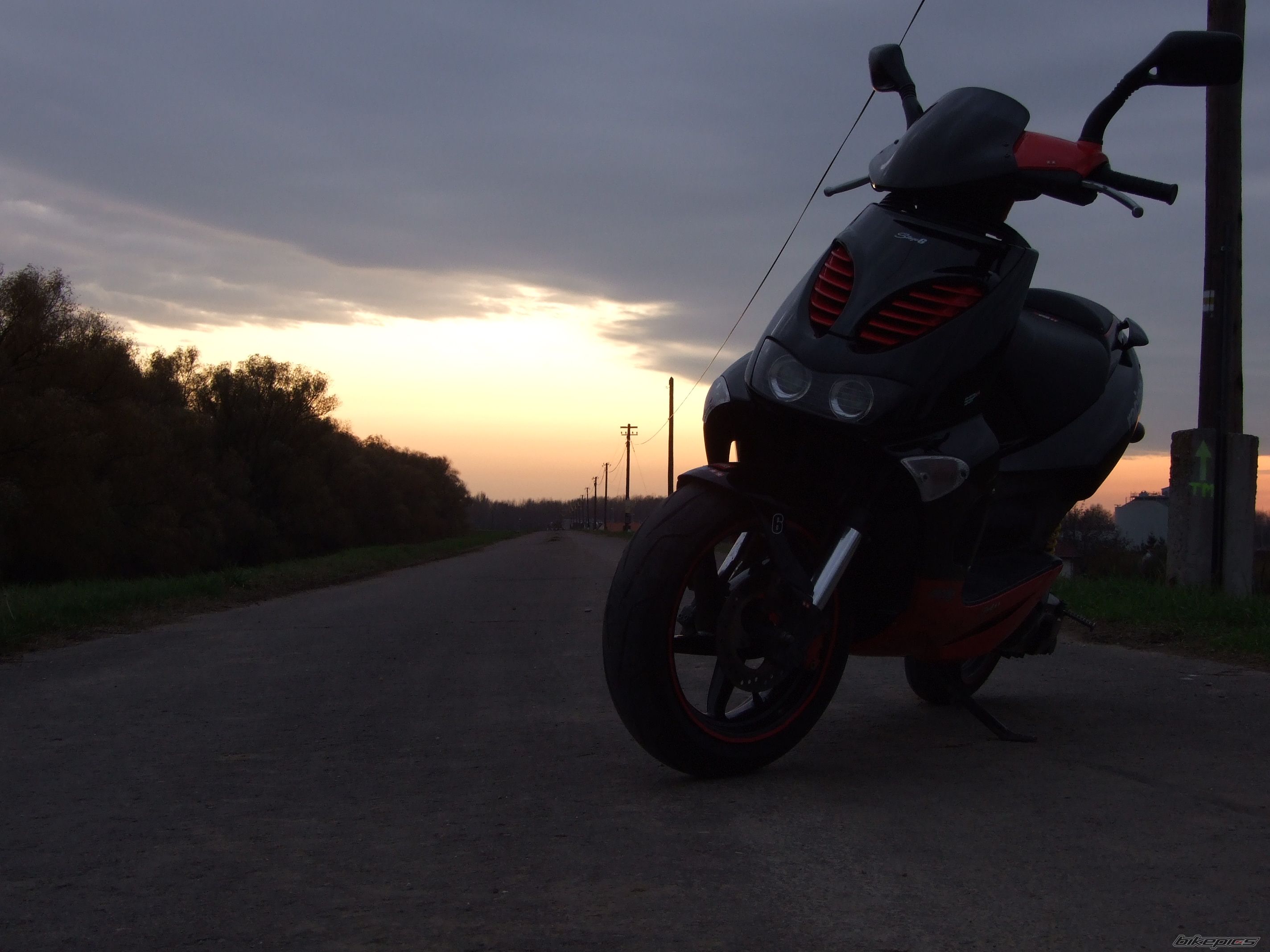 2001 APRILIA SR 50 | Picture 1860953 motorcycle photo