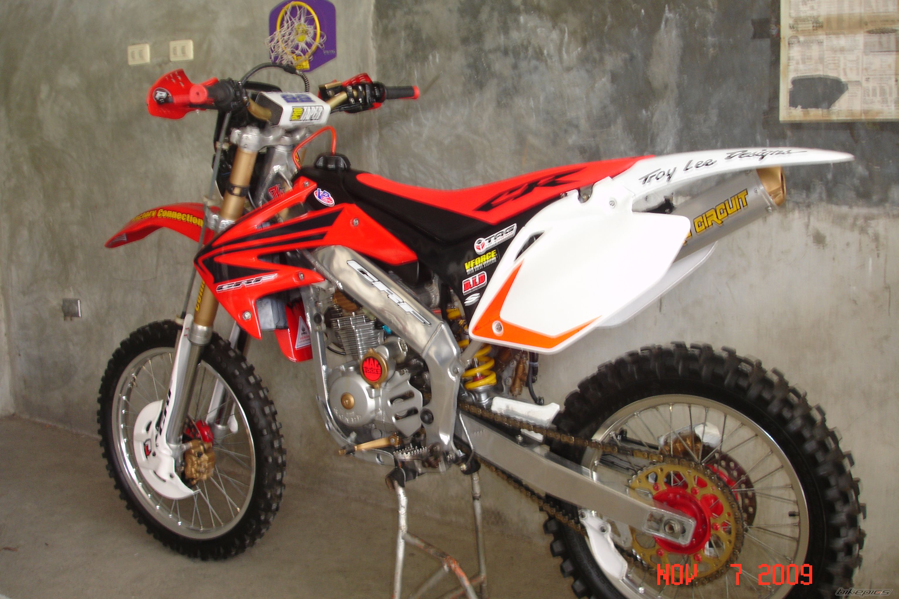 2009 HONDA XR 200 | Picture 1862419 motorcycle photo