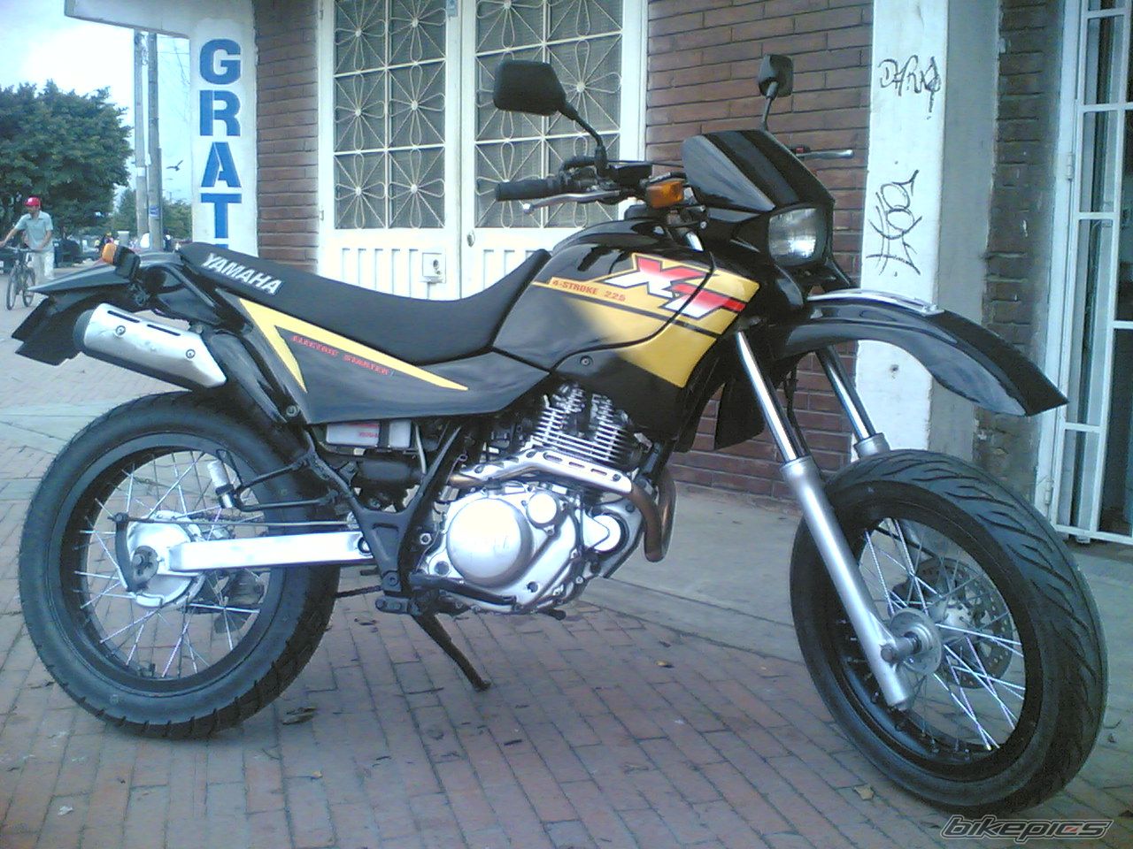 2004 YAMAHA XT 225 | Picture 1865357 motorcycle photo