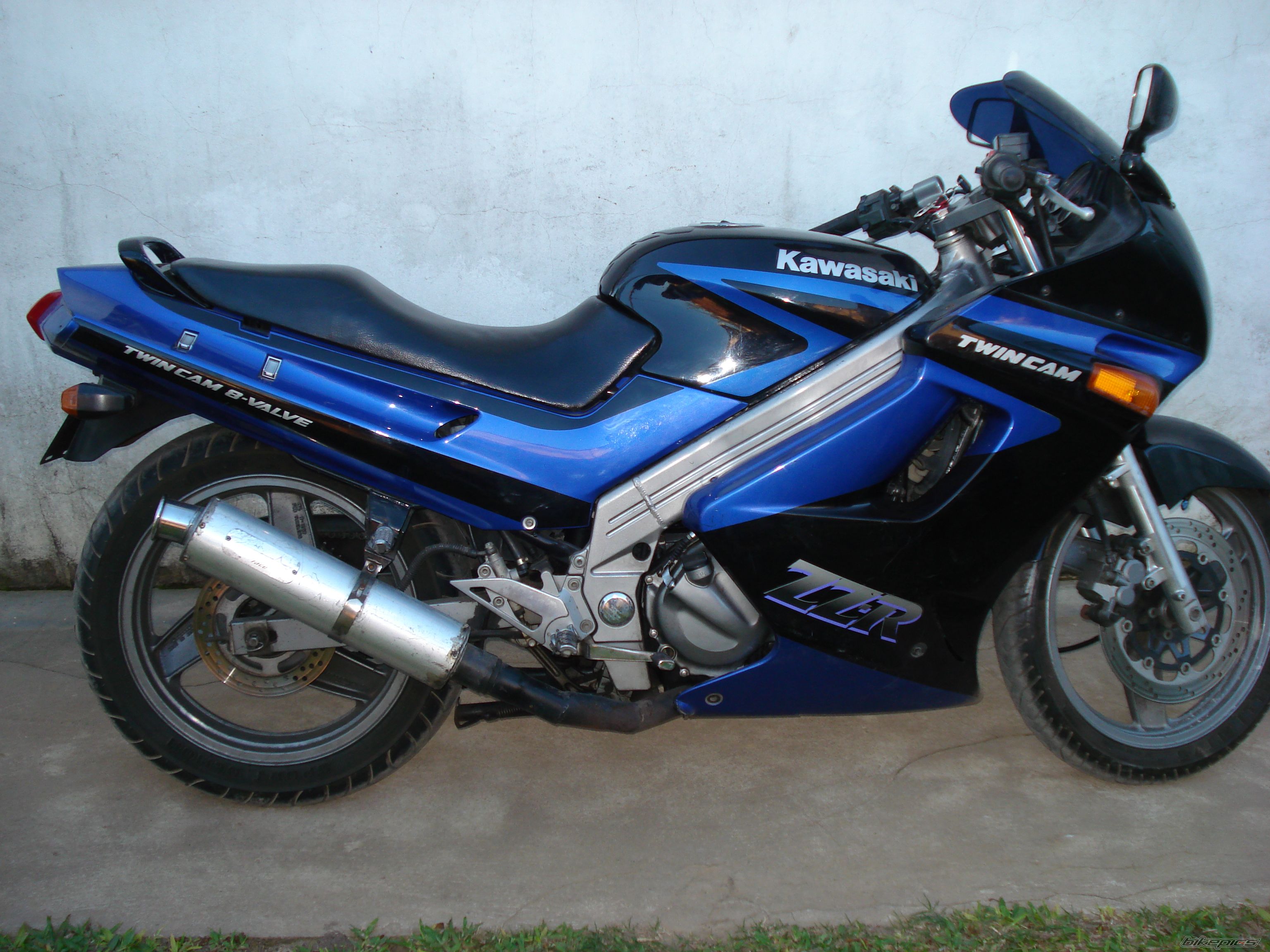 1992 KAWASAKI ZZR 250 | Picture 1869162 motorcycle photo