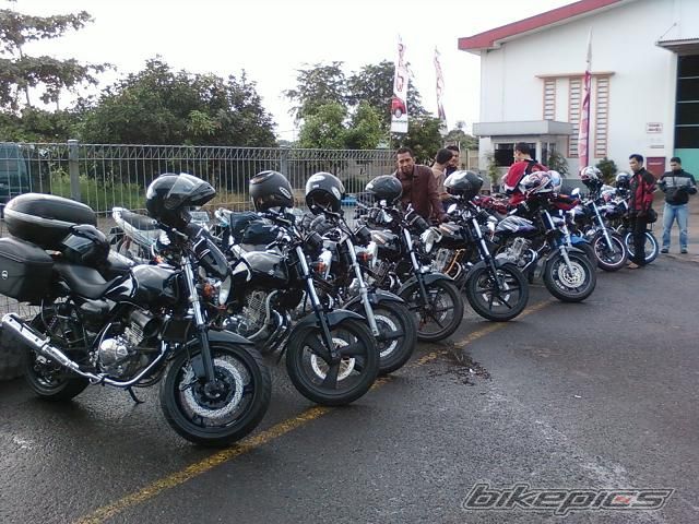 2004 SUZUKI GS 250 | Picture 1871269 motorcycle photo