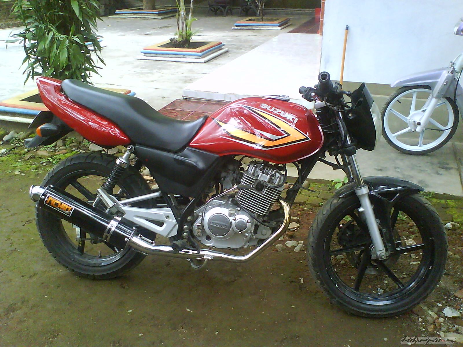2009 SUZUKI EN 125 | Picture 1872597 motorcycle photo