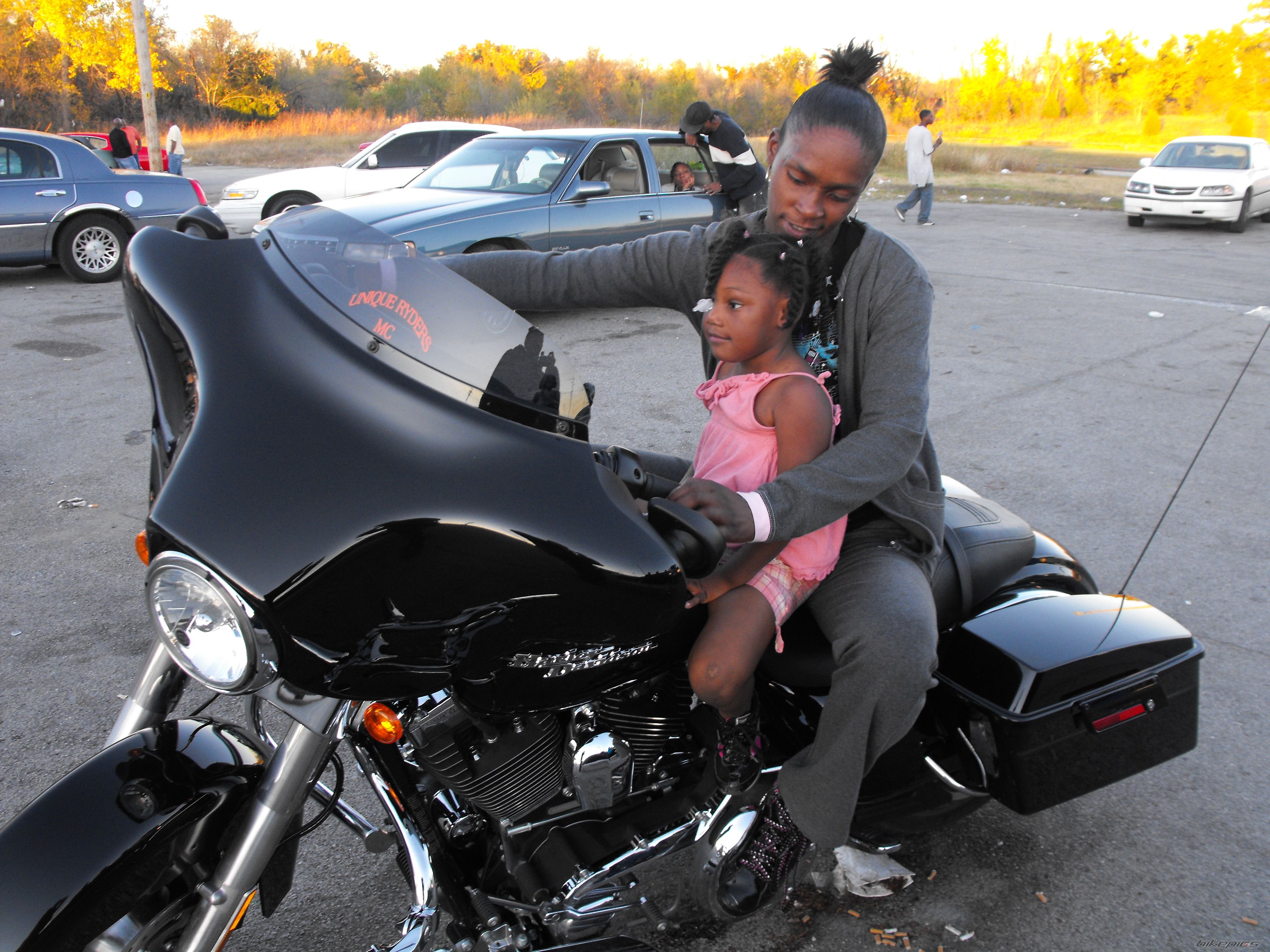 2010 HARLEY DAVIDSON FLHX | Picture 1874594 motorcycle photo