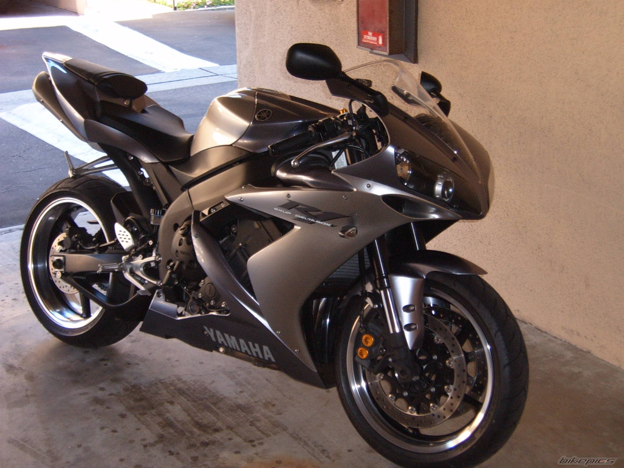 2004 YAMAHA YZF R1 | Picture 187478 motorcycle photo