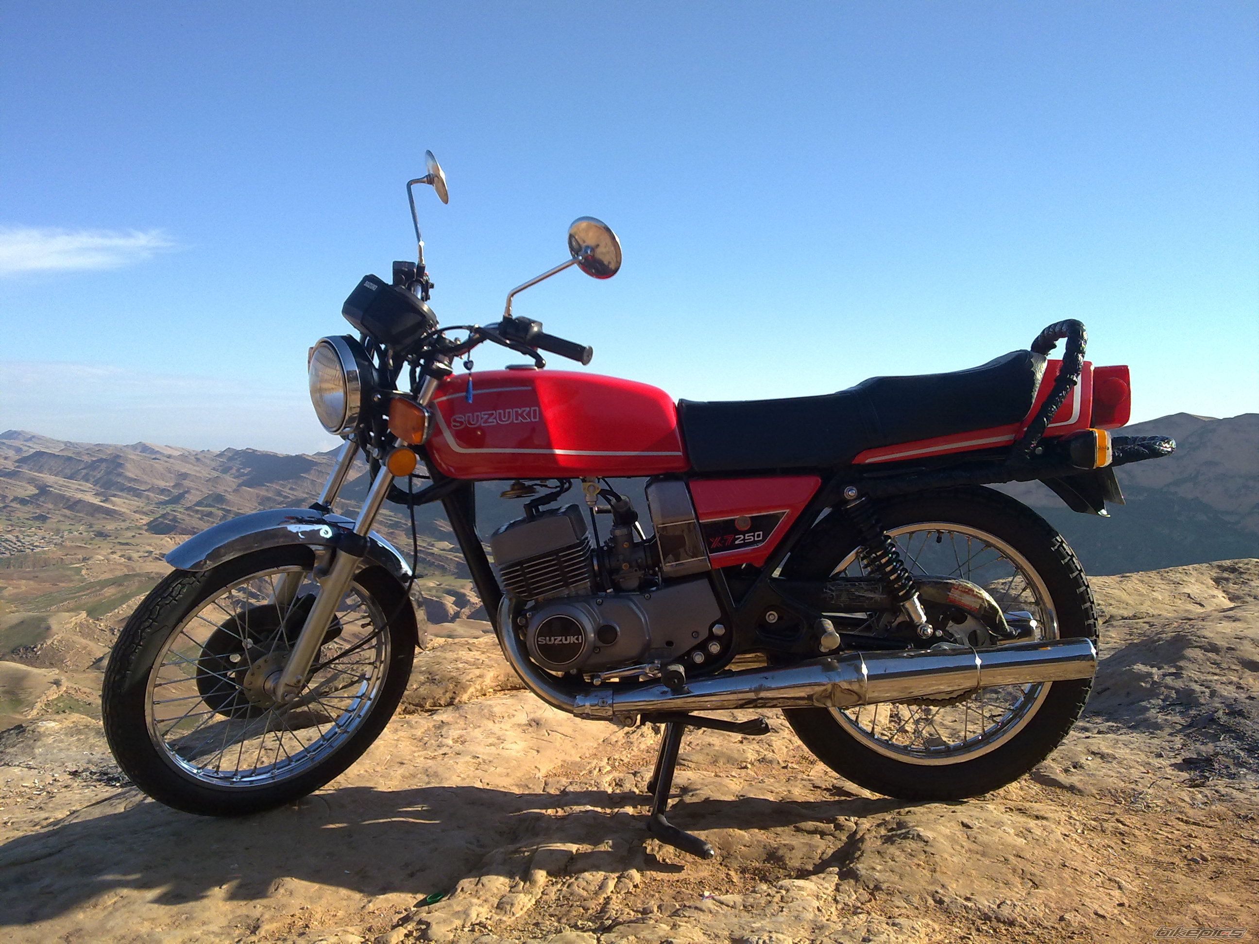2010 SUZUKI GT 250 | Picture 1876555 motorcycle photo