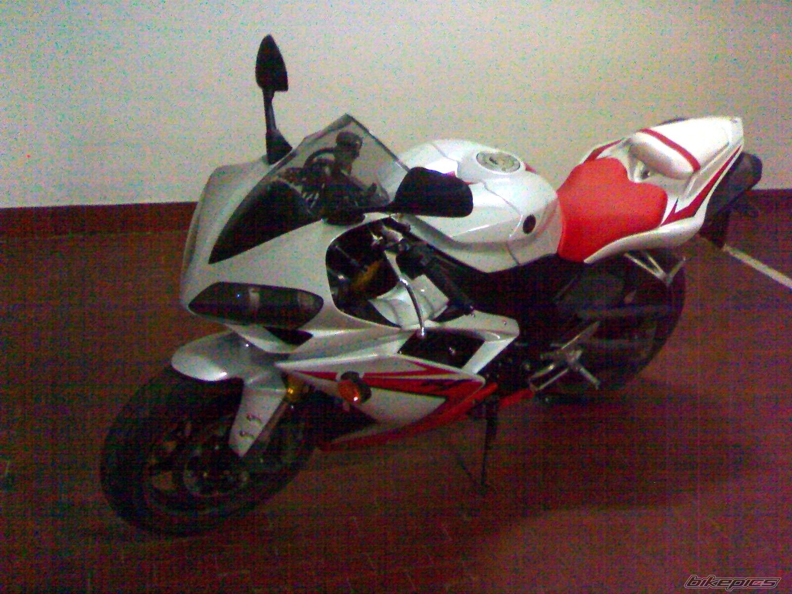 2007 YAMAHA YZF R1 | Picture 1878953 motorcycle photo