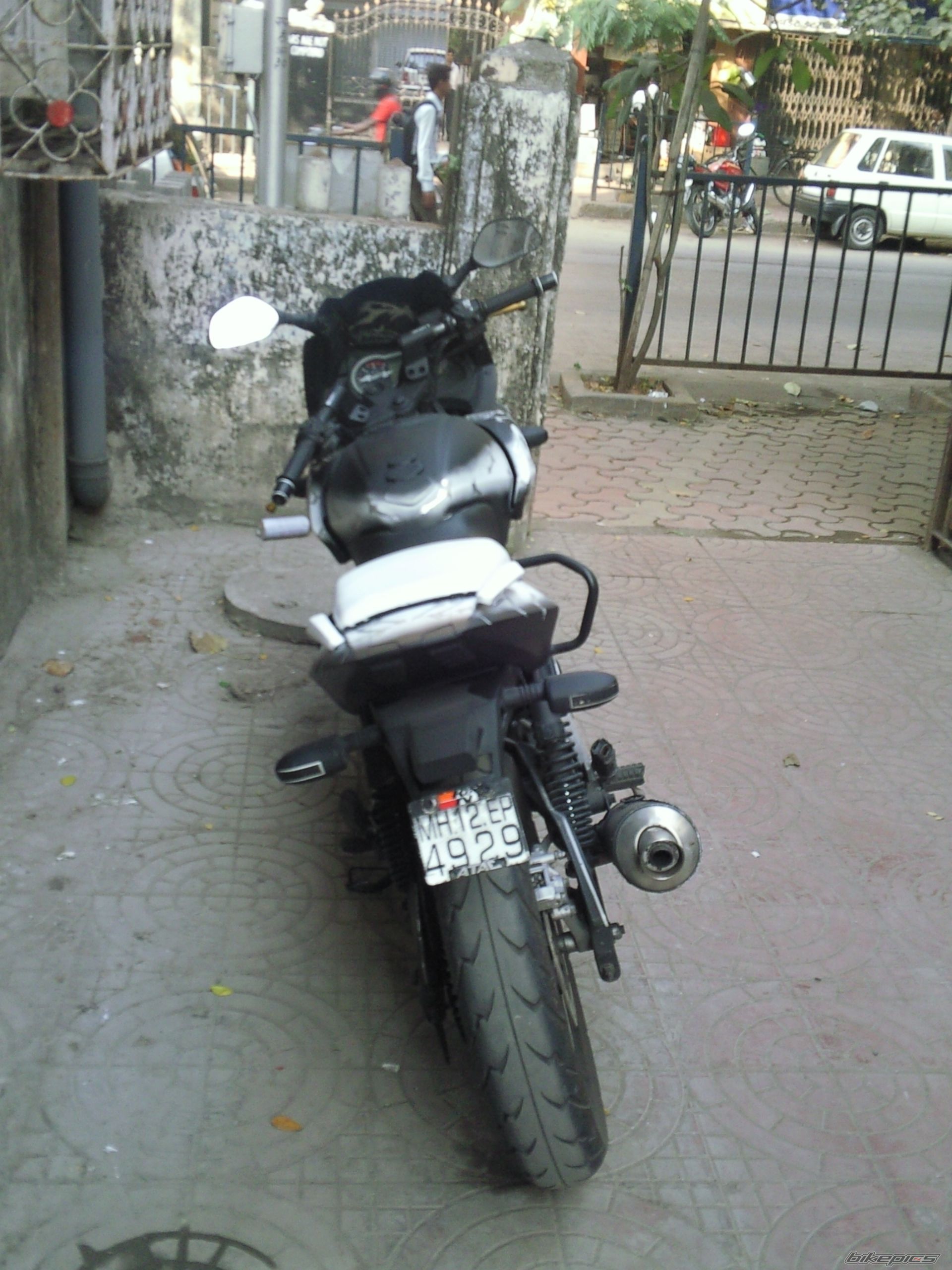 2010 BAJAJ PULSAR 180 | Picture 1880571 motorcycle photo