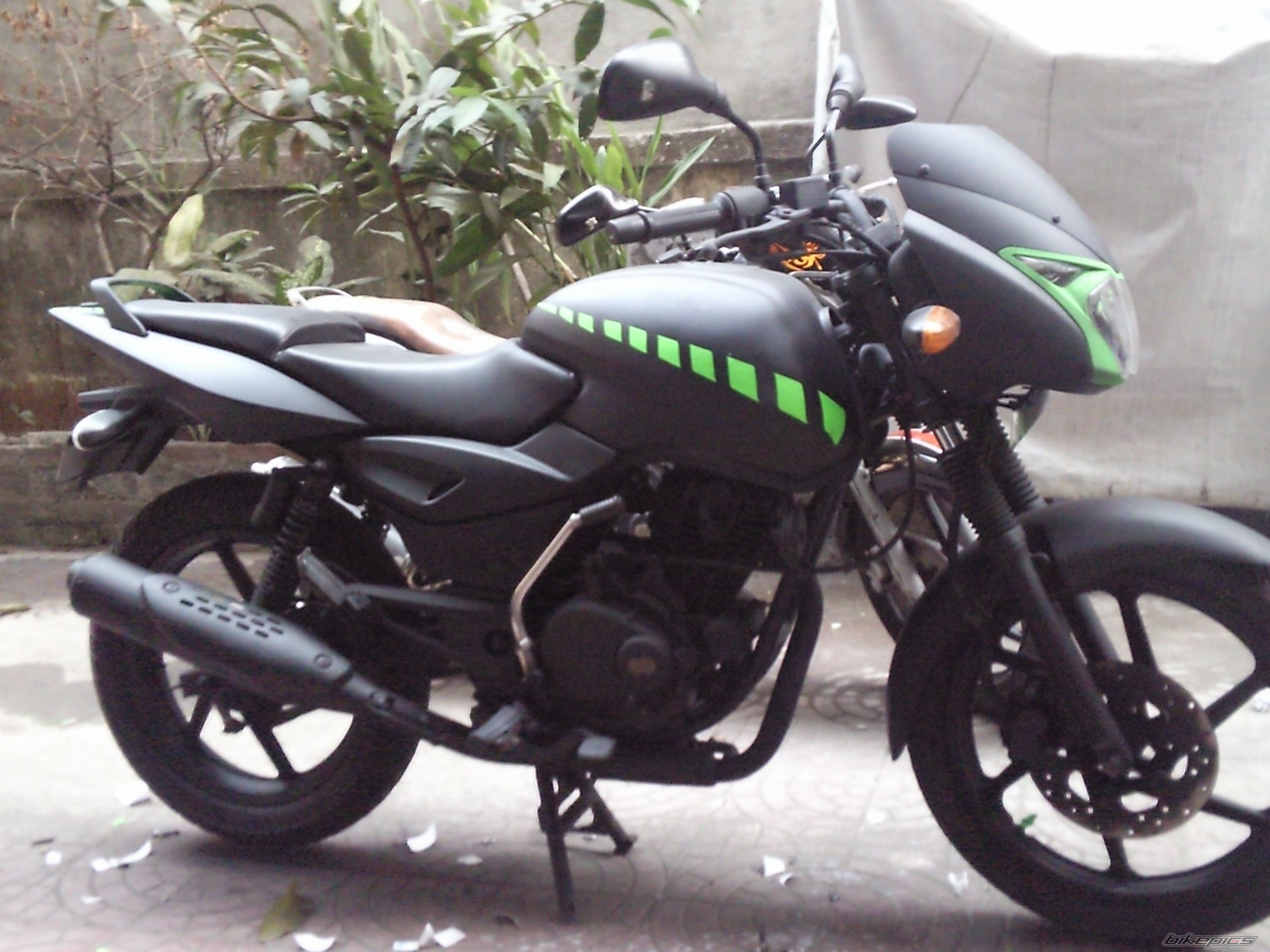 2009 BAJAJ PULSAR 180 | Picture 1880617 motorcycle photo