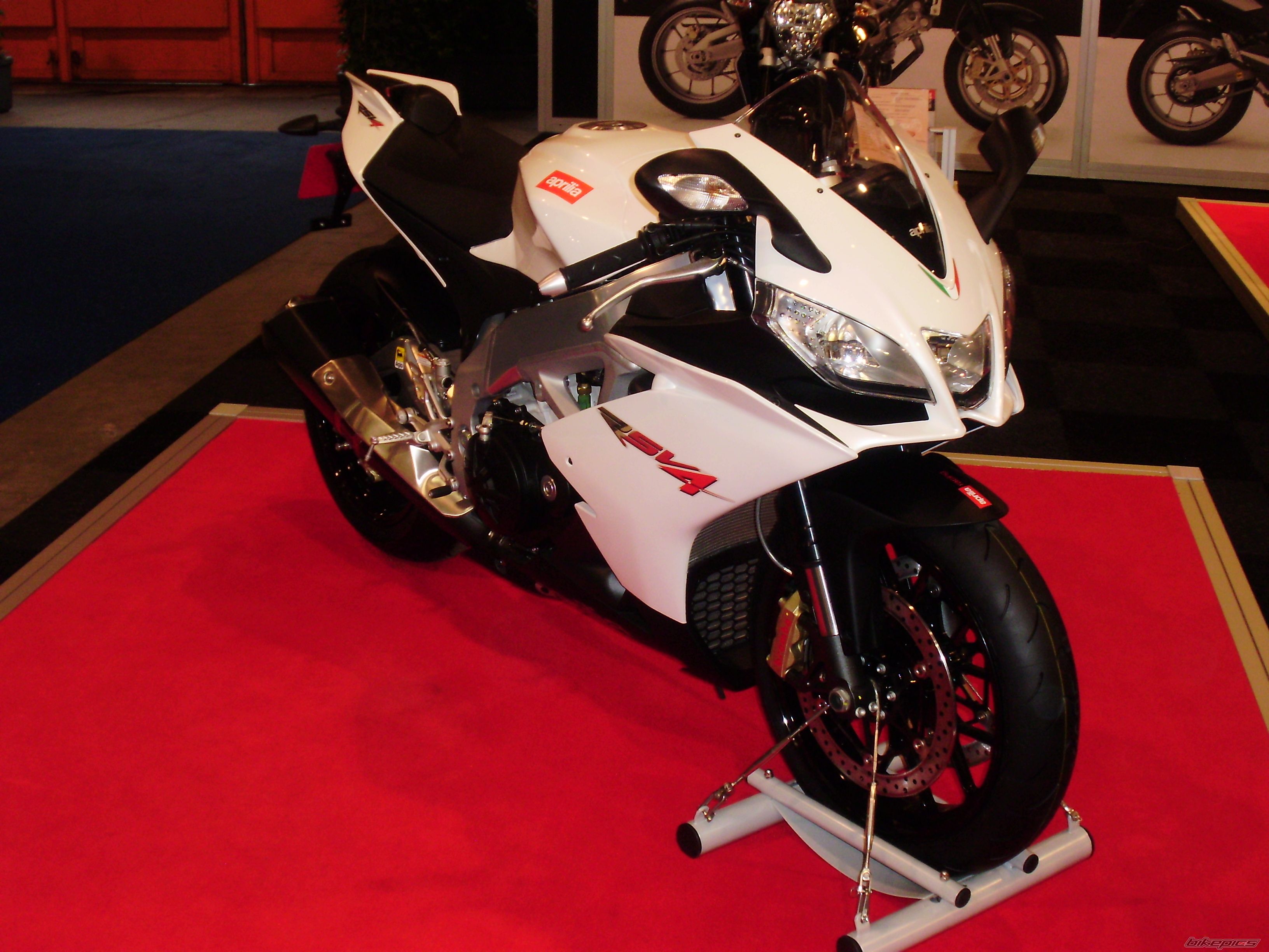 2010 APRILIA RSV 1000R MILLE | Picture 1881549 motorcycle photo