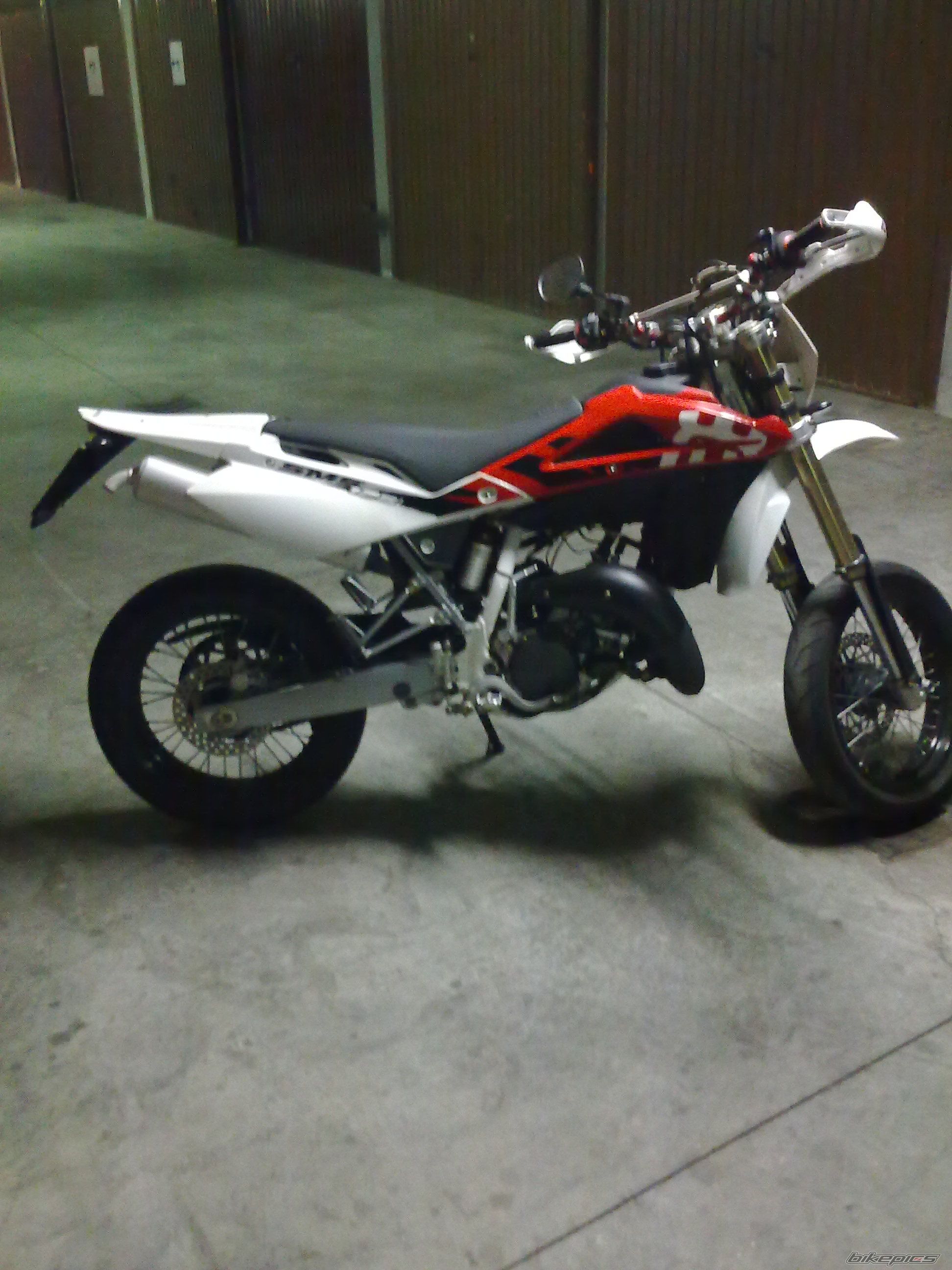 2009 HUSQVARNA SM 125 S | Picture 1883683 motorcycle photo