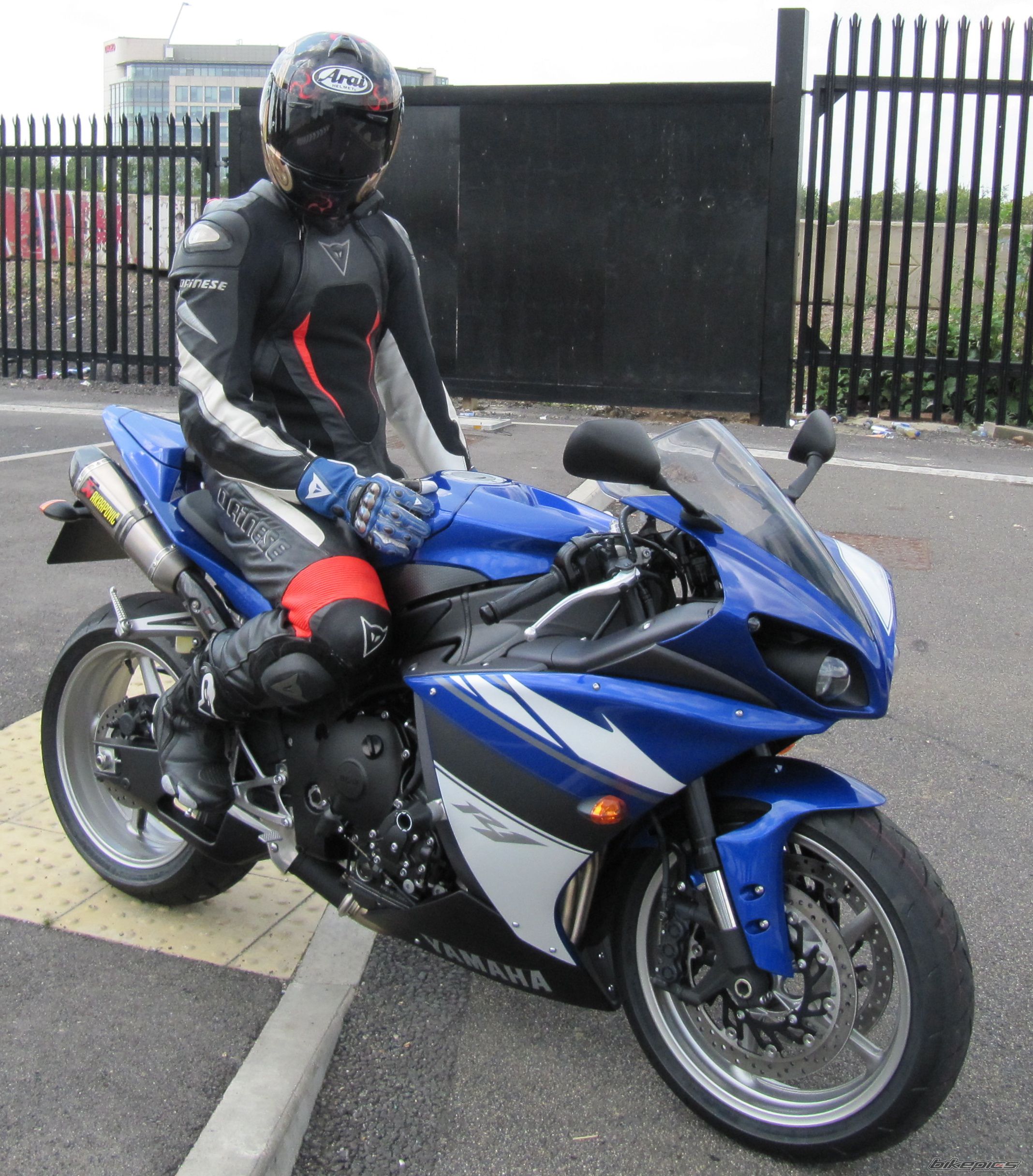 2009 YAMAHA YZF R1 | Picture 1885097 motorcycle photo