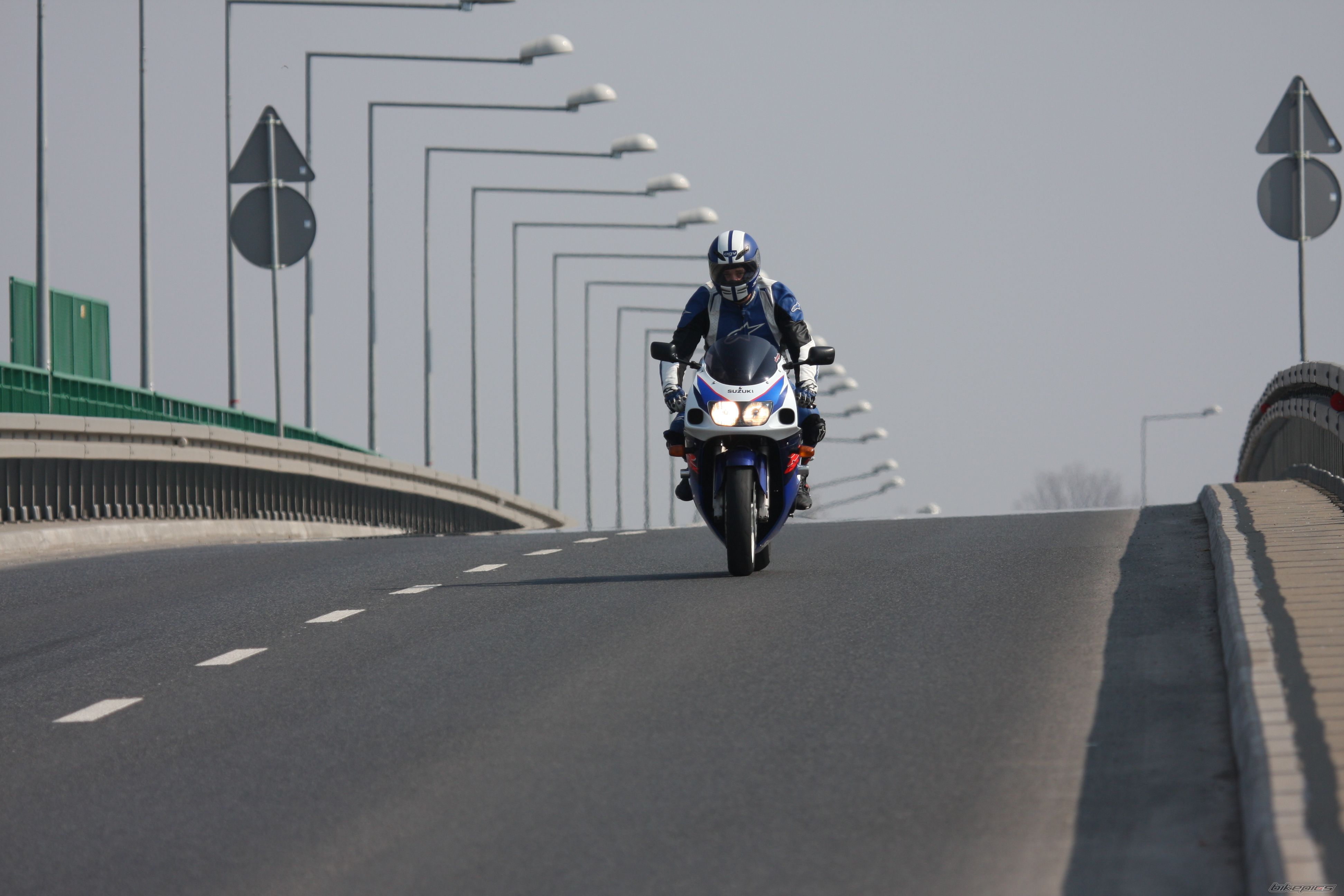 2000 SUZUKI GSX R 600 | Picture 1886425 motorcycle photo