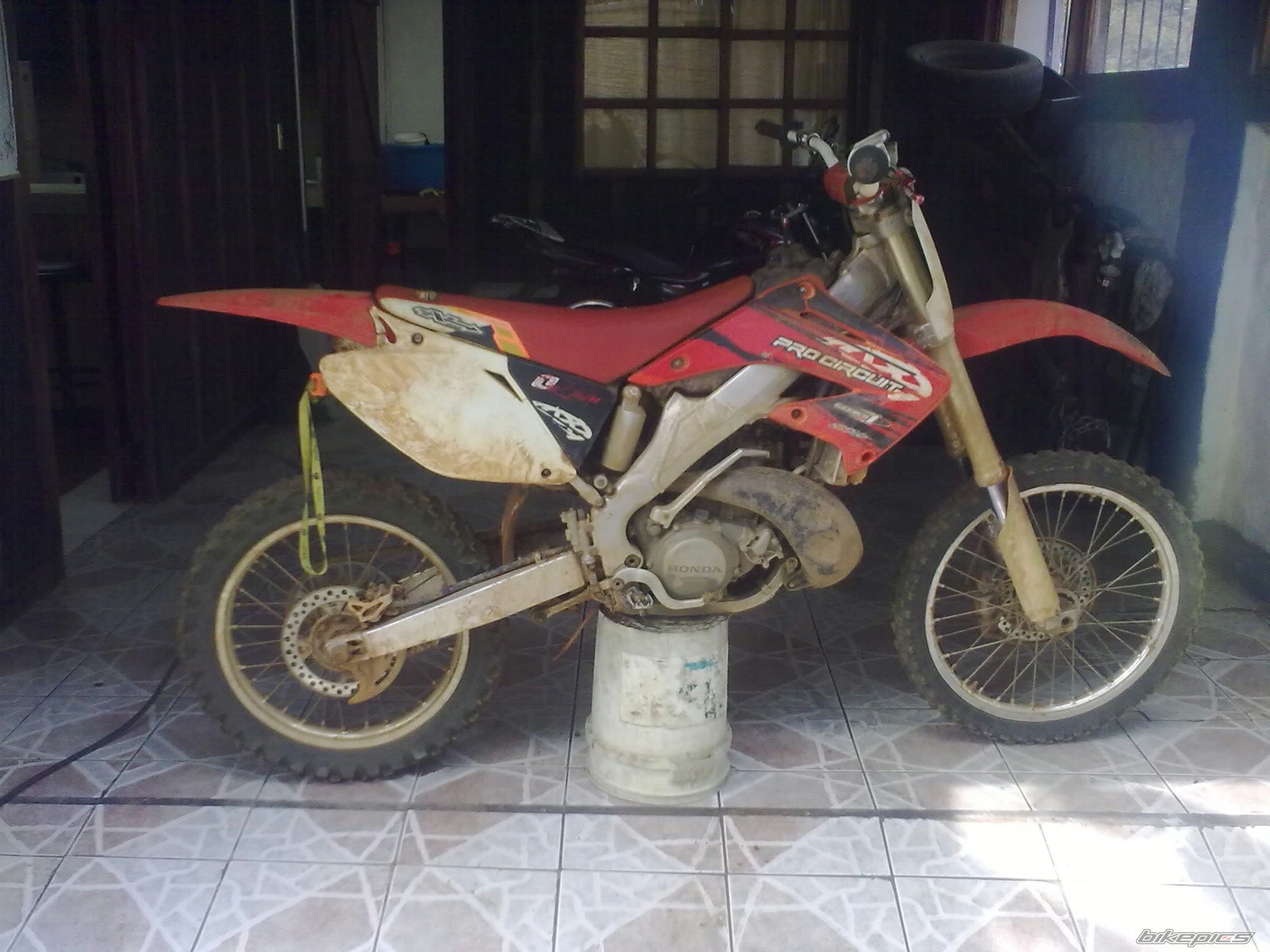 2002 HONDA CR 250 | Picture 1887078 motorcycle photo