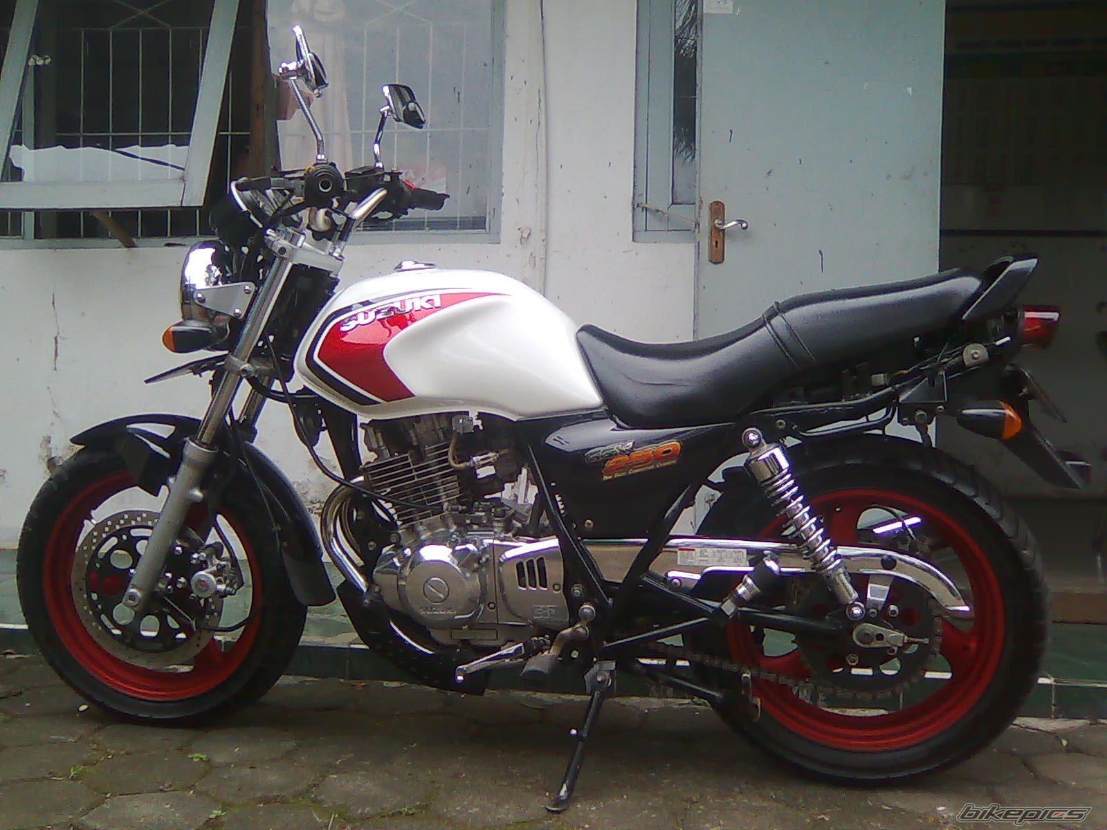 1999 SUZUKI GS 250 | Picture 1887089 motorcycle photo