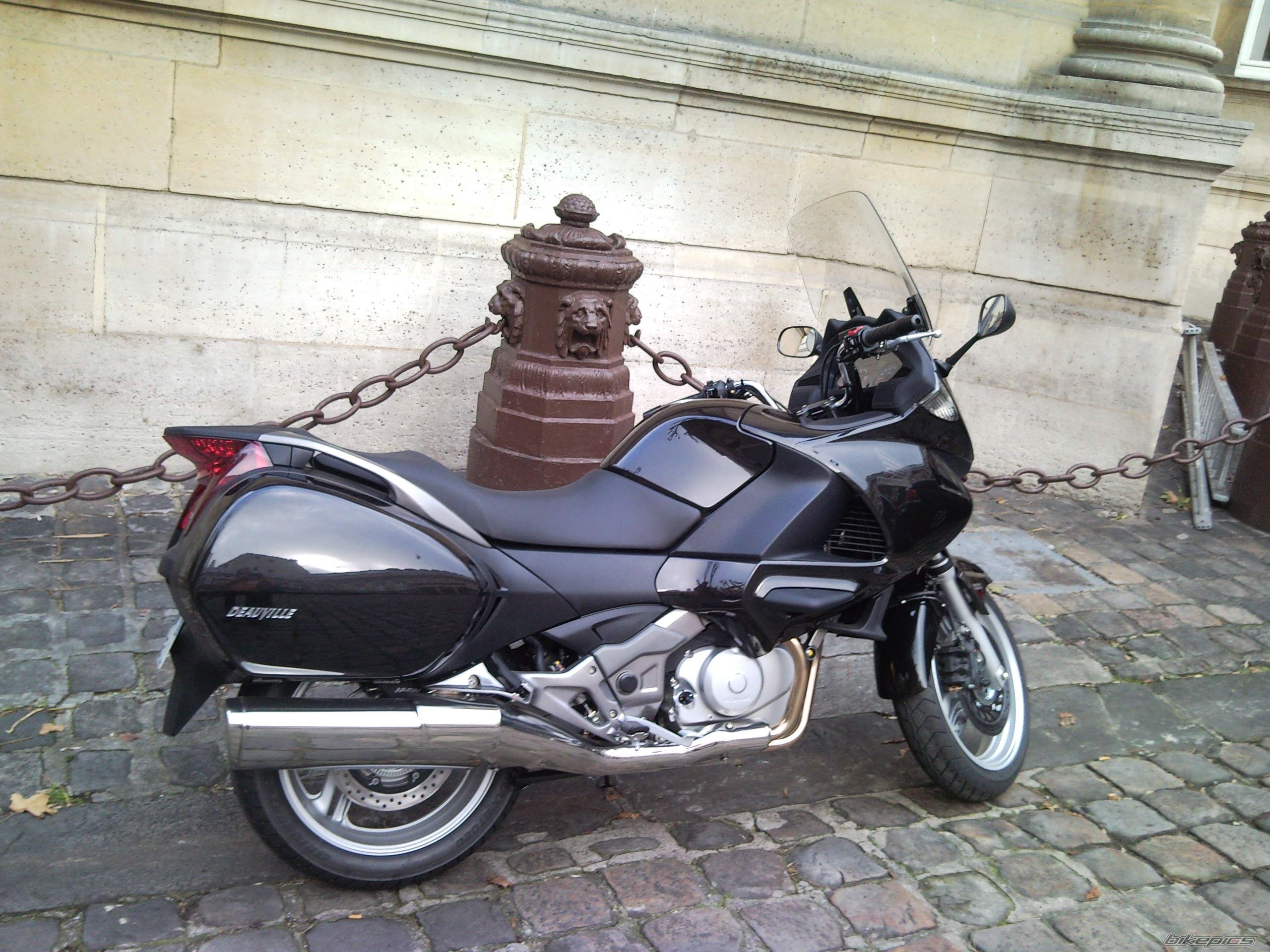 2010 HONDA NT 700 V DEAUVILLE | Picture 1888029 motorcycle photo