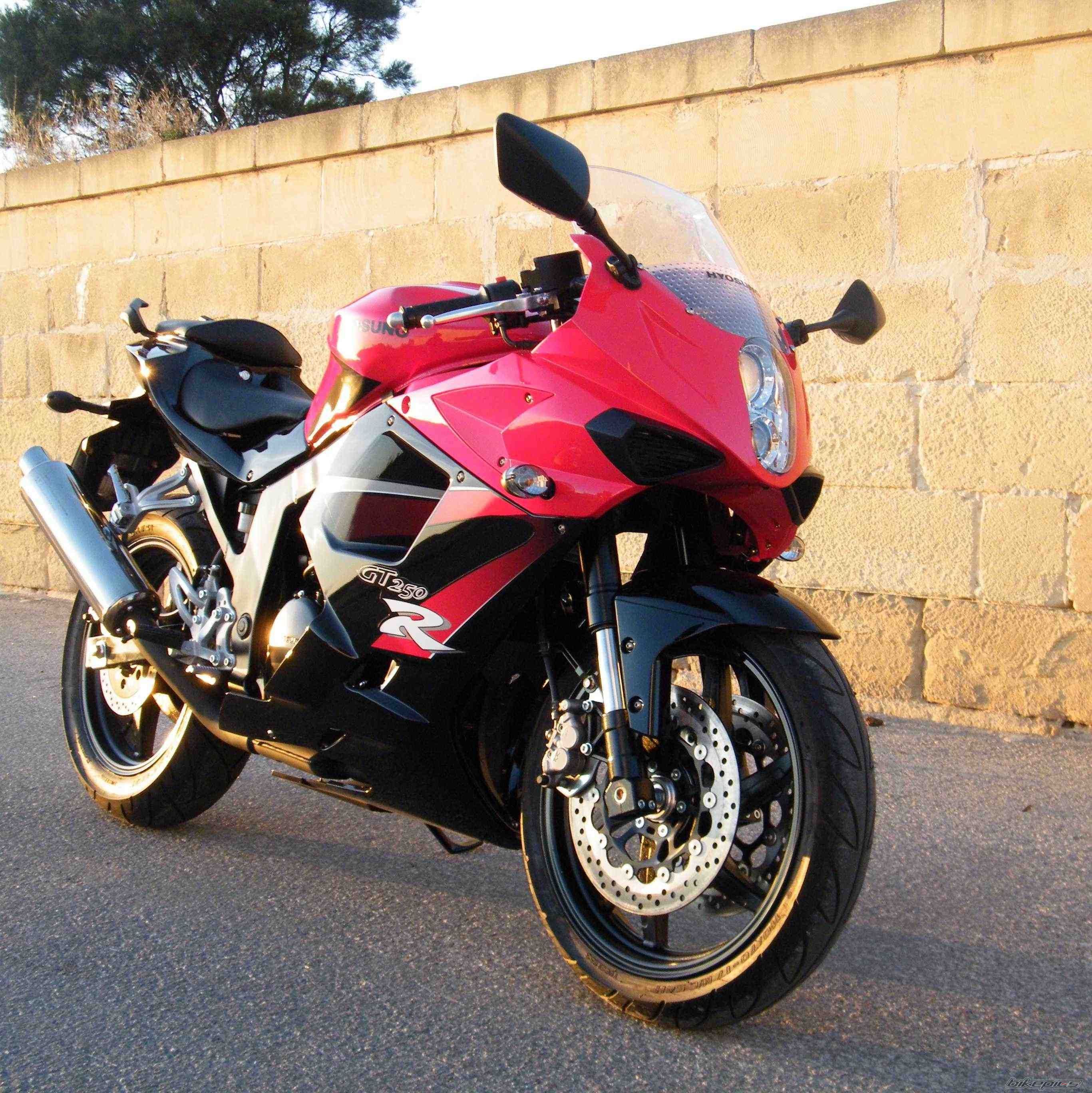 2010 HYOSUNG GT 250 R COMET | Picture 1889482 motorcycle photo