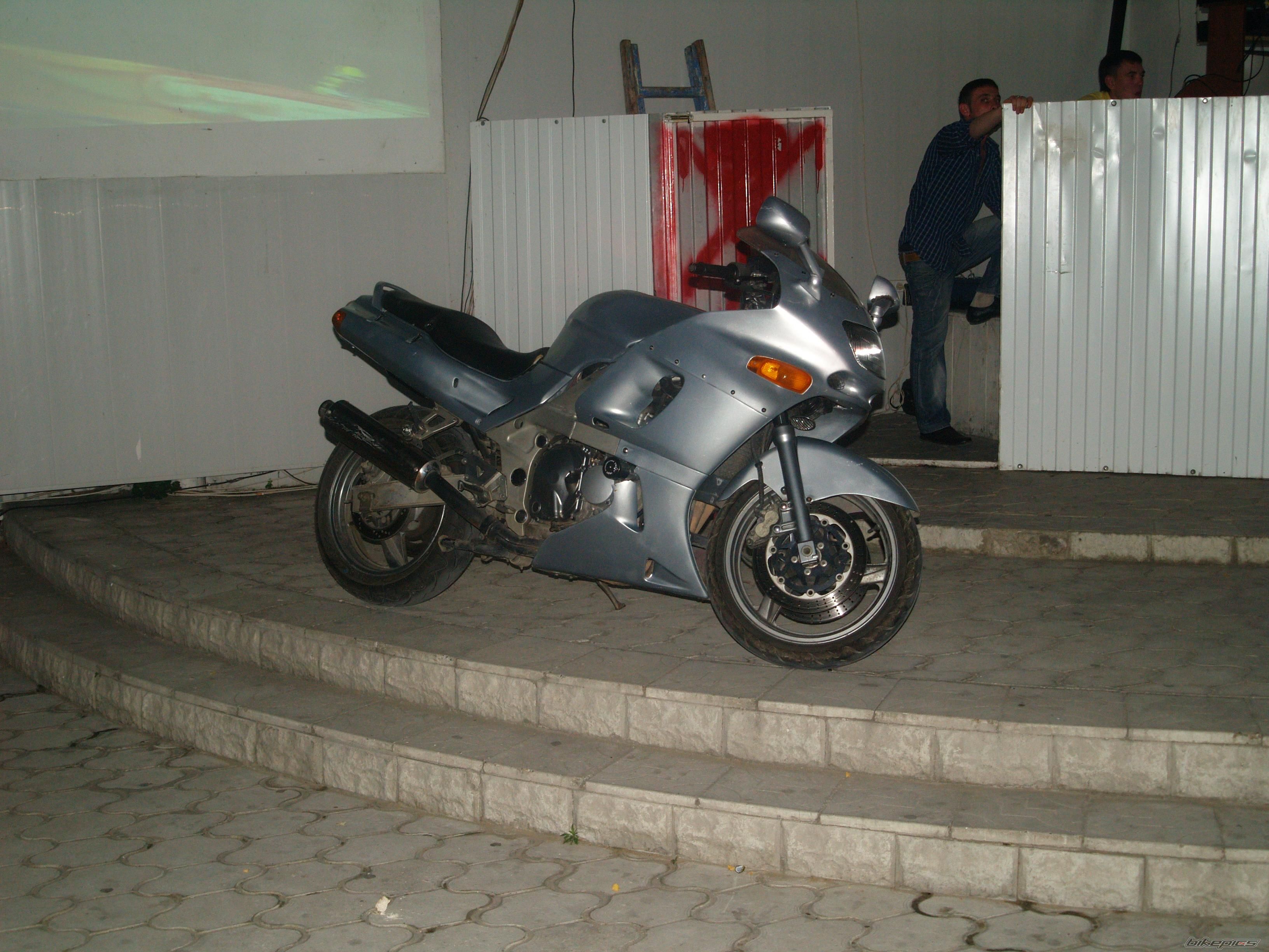 1999 KAWASAKI ZZR 400 | Picture 1891449 motorcycle photo