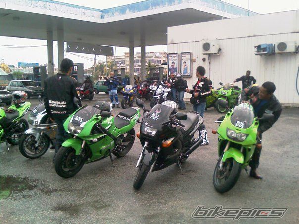 2009 KAWASAKI ZZR 250 | Picture 1901197 motorcycle photo