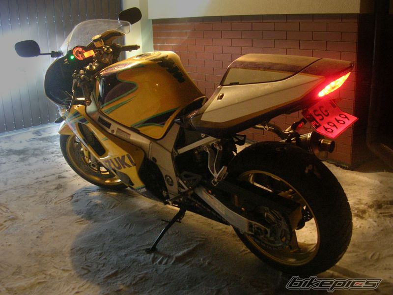 2003 SUZUKI GSX R 600 | Picture 1902211 motorcycle photo