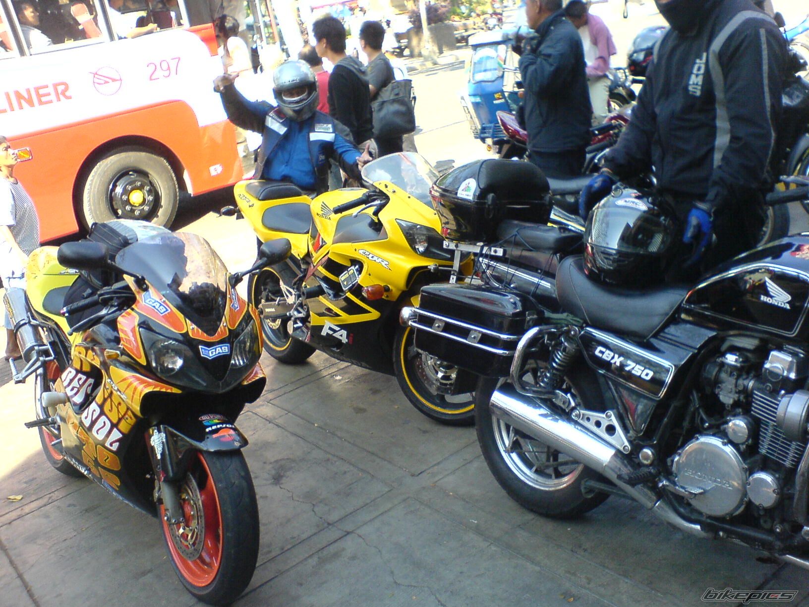 2004 HONDA CBR 600 FS | Picture 1907827 motorcycle photo