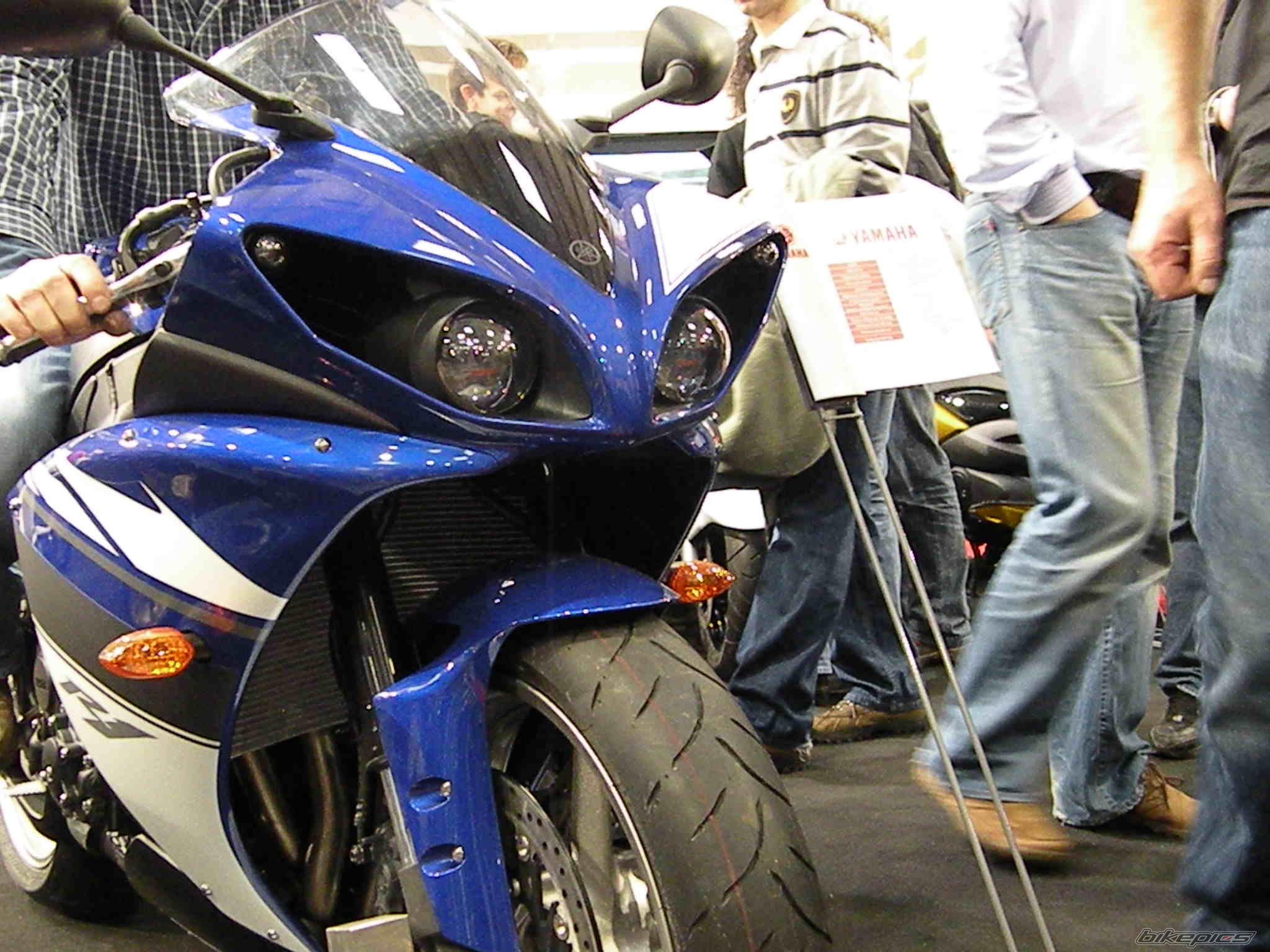2010 YAMAHA YZF R1 | Picture 1908429 motorcycle photo