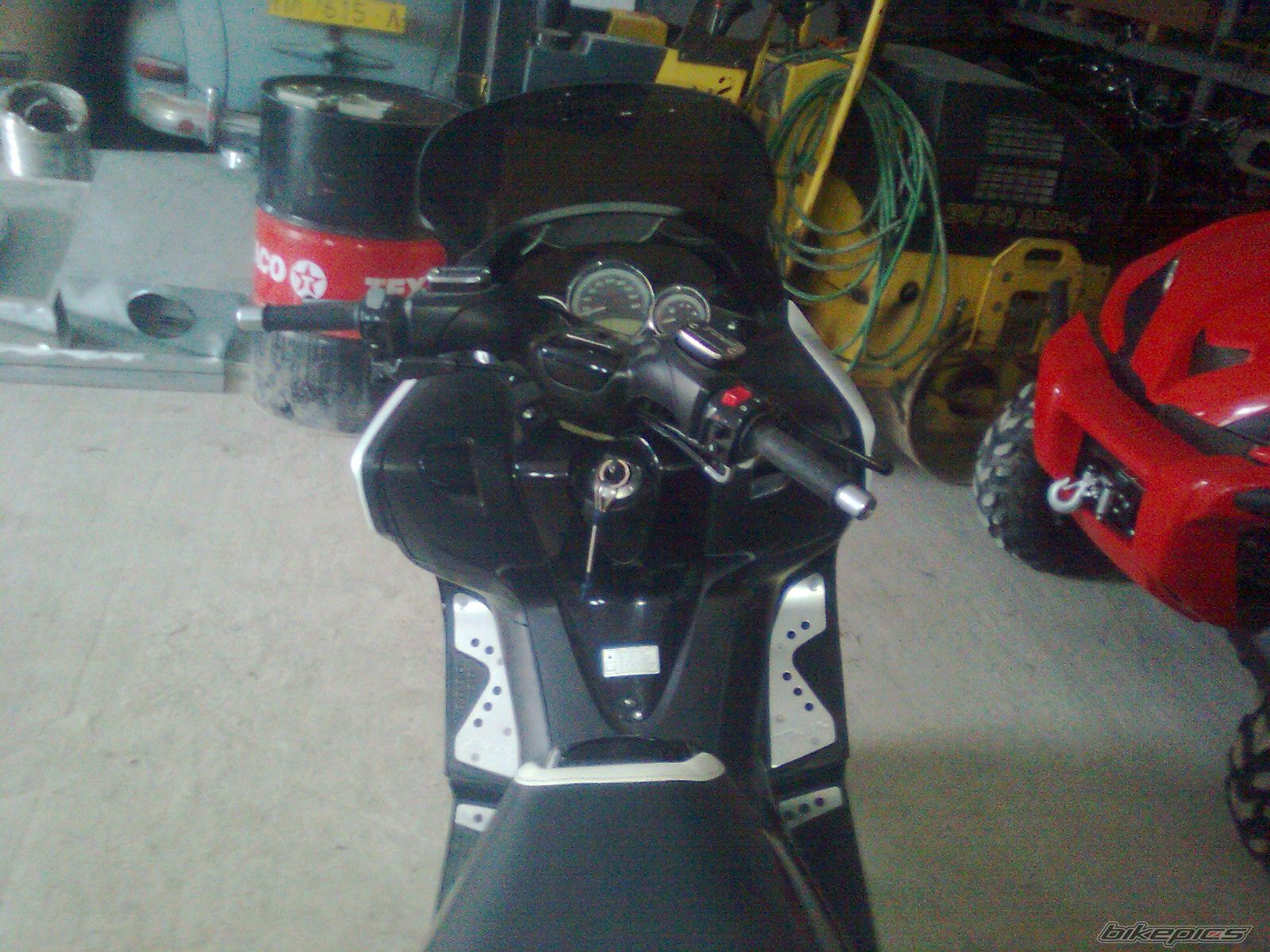 2008 YAMAHA TMAX 500 | Picture 1909998 motorcycle photo
