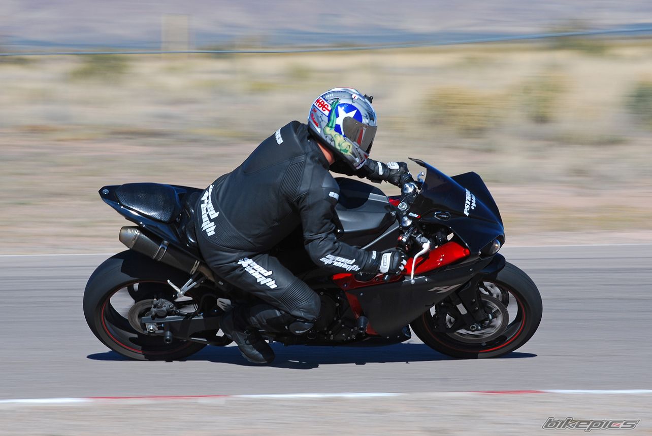 2009 YAMAHA YZF R1 | Picture 1912076 motorcycle photo